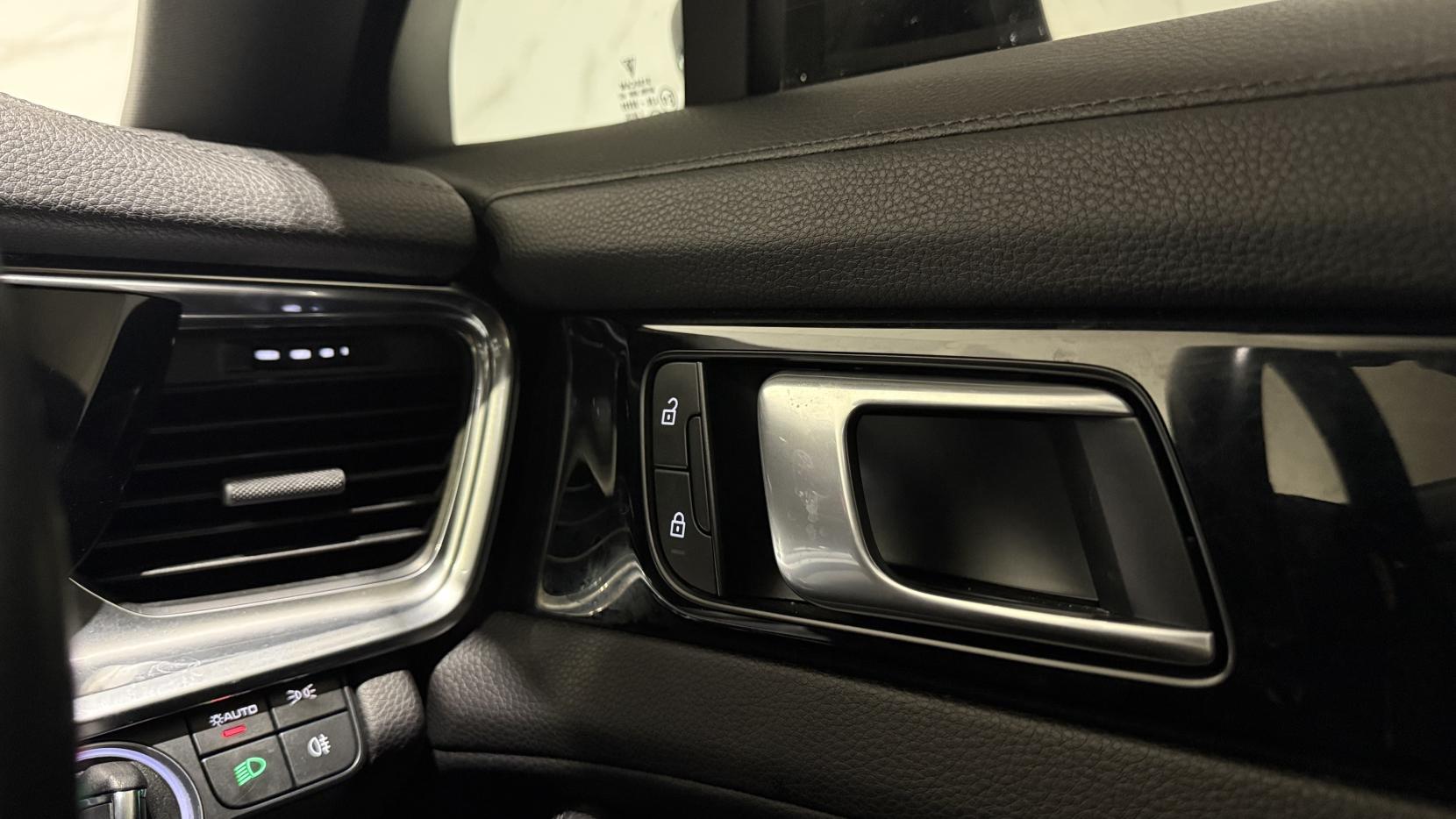 Porsche Panamera 2.9 V6 Saloon 5dr Petrol PDK Euro 6 (s/s) (330 ps)