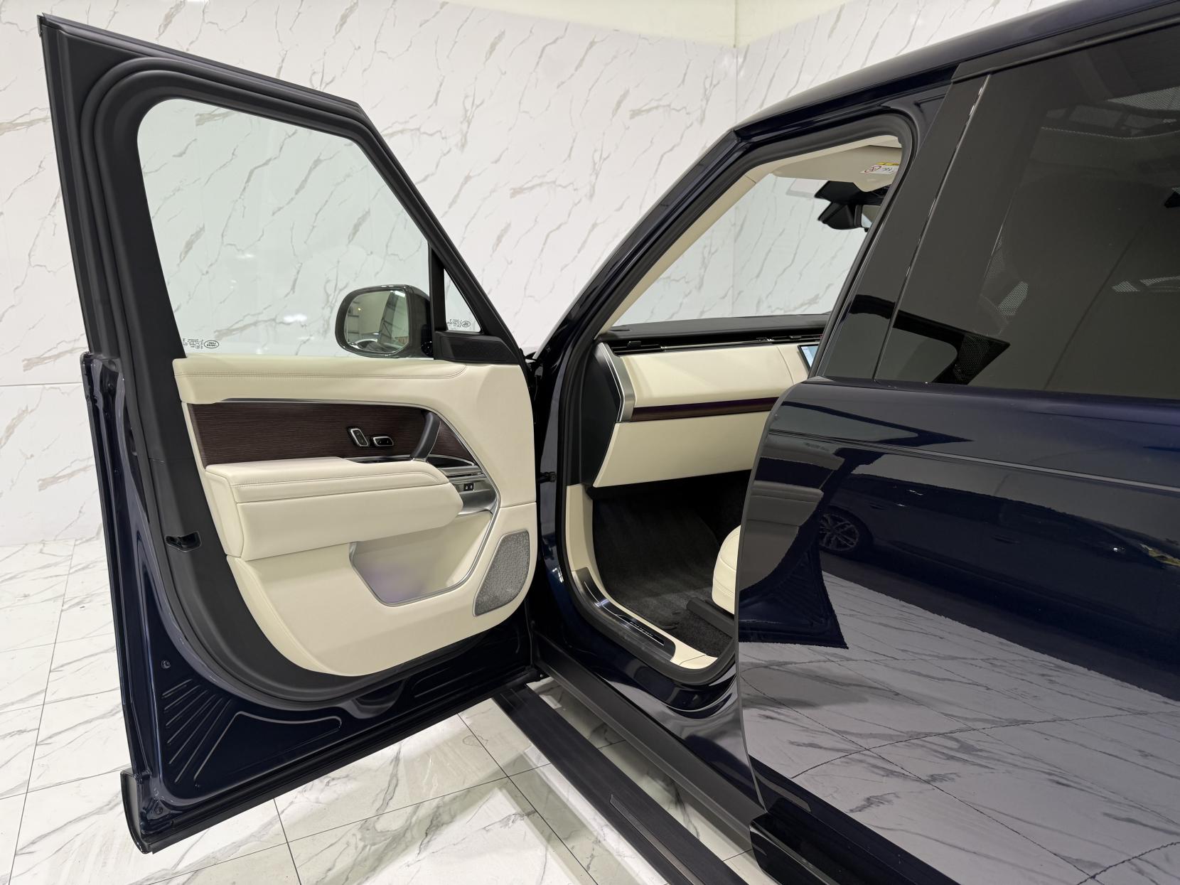 Land Rover Range Rover 3.0 P440e 38.2kWh Autobiography Auto 4WD Euro 6 (s/s) 5dr (LWB)