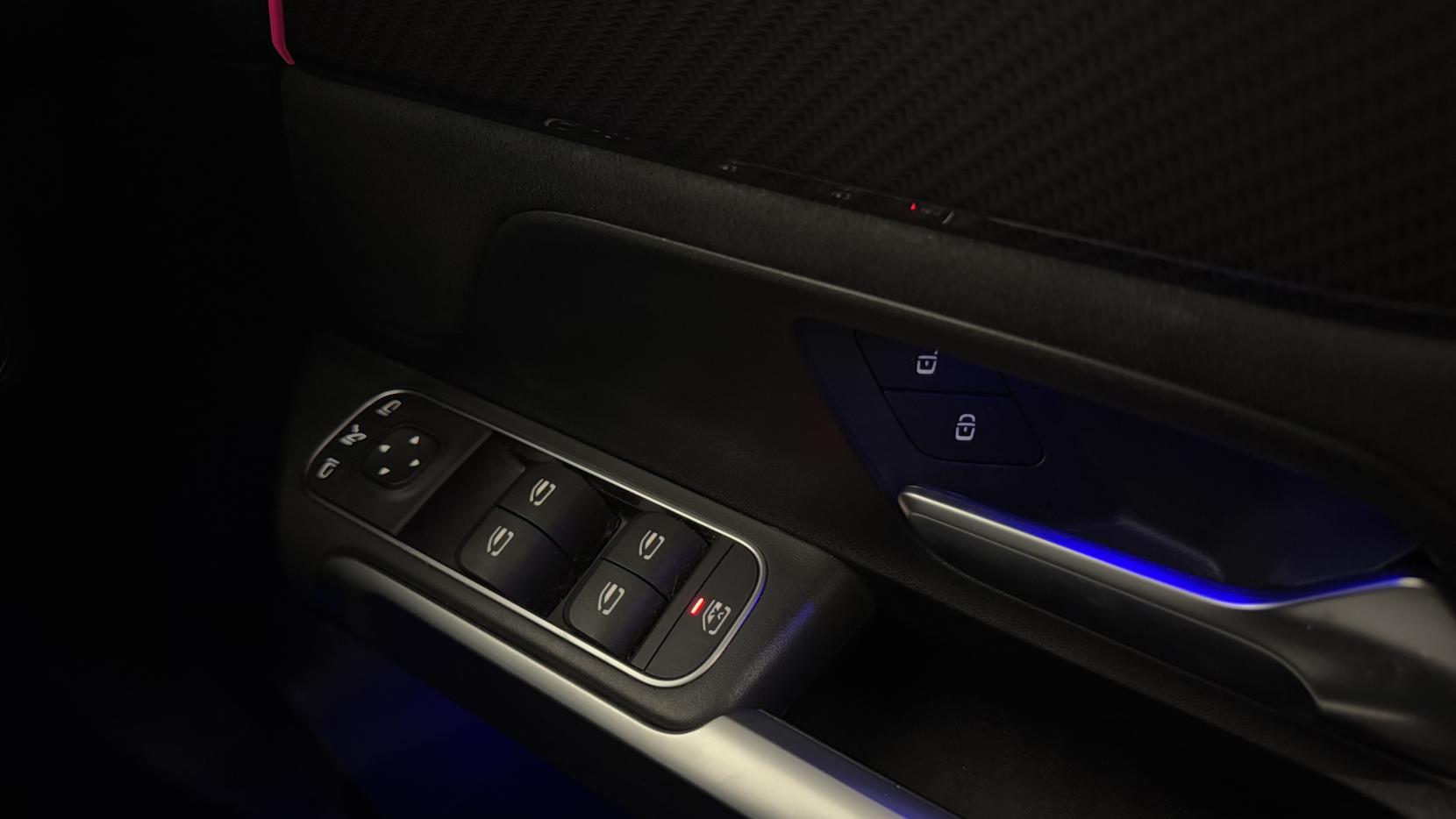 Mercedes-Benz GLB 1.3 GLB200 AMG Line Night Edition (Premium Plus) SUV 5dr Petrol 7G-DCT Euro 6 (s/s) (163 ps)