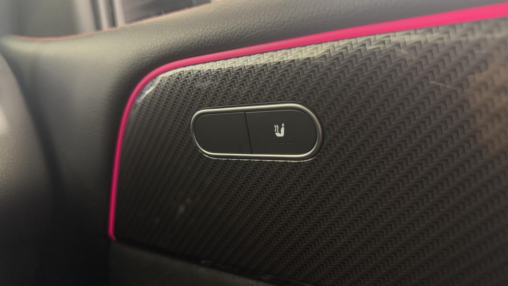 Mercedes-Benz GLB 1.3 GLB200 AMG Line Night Edition (Premium Plus) SUV 5dr Petrol 7G-DCT Euro 6 (s/s) (163 ps)