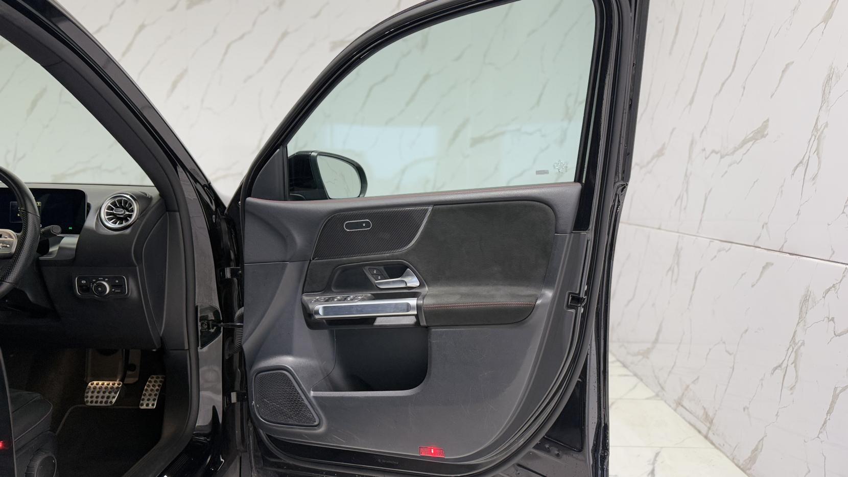 Mercedes-Benz GLB 1.3 GLB200 AMG Line Night Edition (Premium Plus) SUV 5dr Petrol 7G-DCT Euro 6 (s/s) (163 ps)