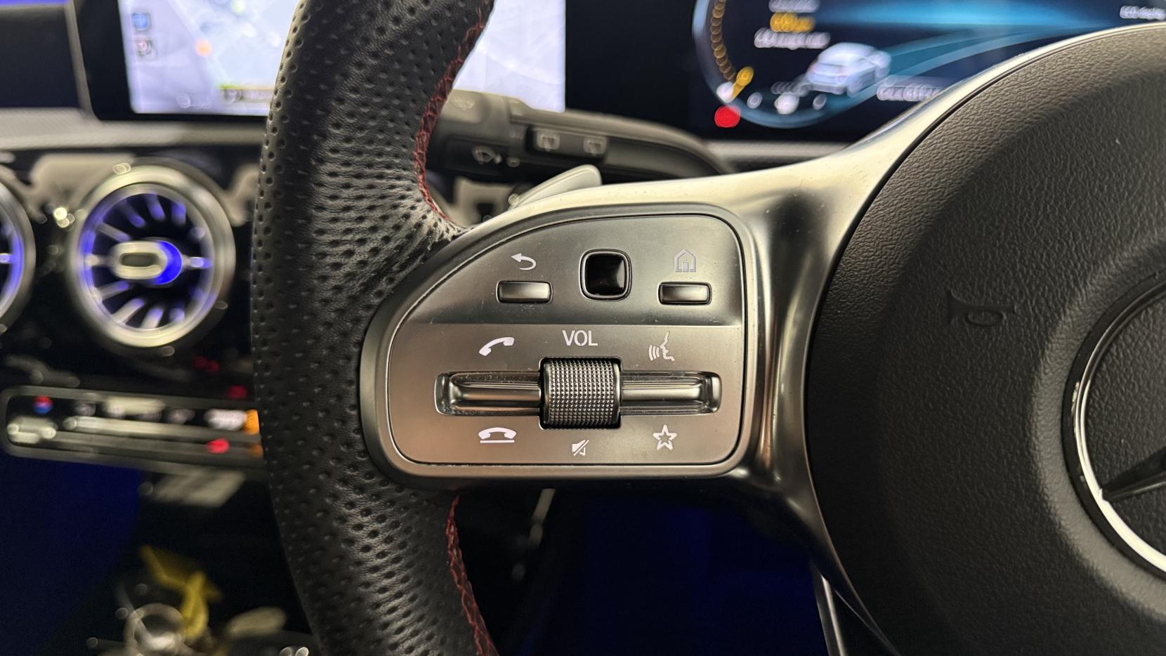 Mercedes-Benz A Class 1.3 A180 AMG Line (Premium Plus) Hatchback 5dr Petrol 7G-DCT Euro 6 (s/s) (136 ps)