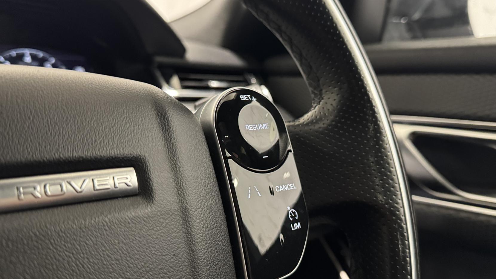 Land Rover Range Rover Velar 2.0 P300 GPF R-Dynamic SE SUV 5dr Petrol Auto 4WD Euro 6 (s/s) (300 ps)