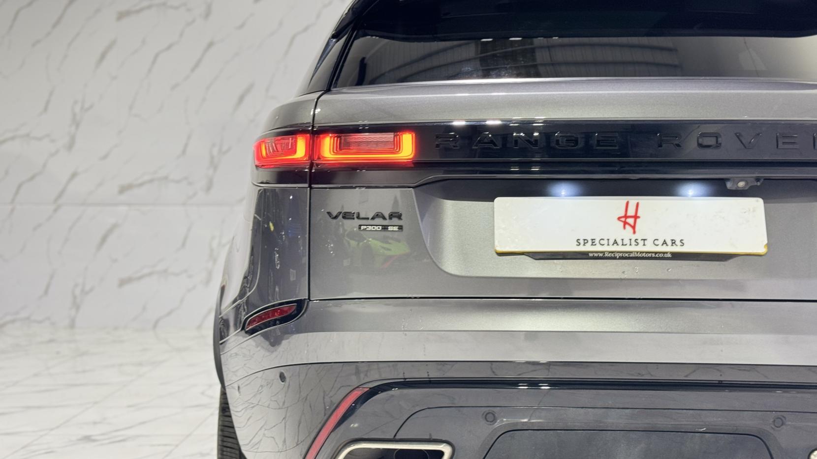 Land Rover Range Rover Velar 2.0 P300 GPF R-Dynamic SE SUV 5dr Petrol Auto 4WD Euro 6 (s/s) (300 ps)