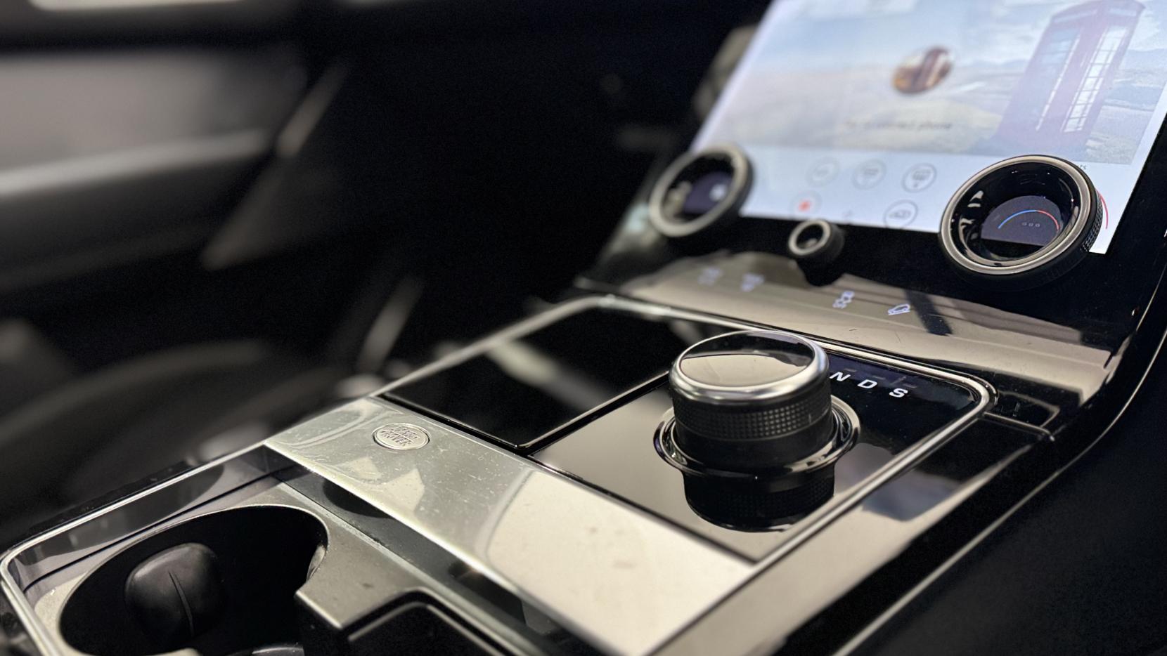 Land Rover Range Rover Velar 2.0 P300 GPF R-Dynamic SE SUV 5dr Petrol Auto 4WD Euro 6 (s/s) (300 ps)