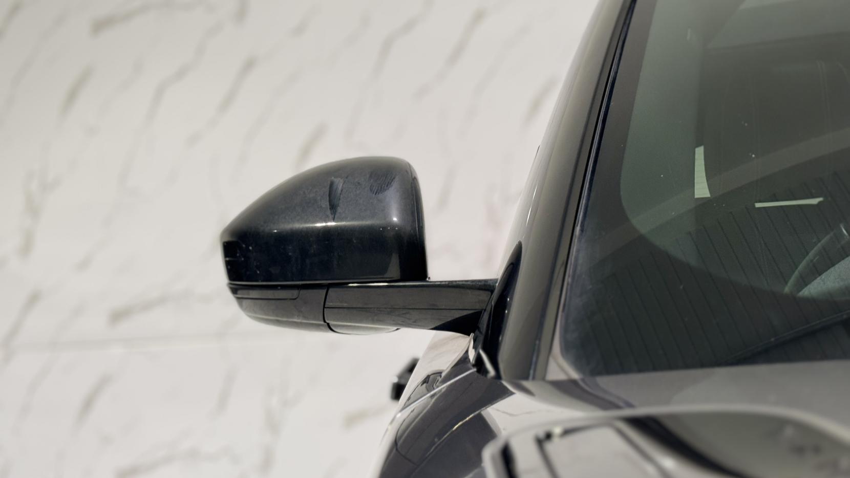 Land Rover Range Rover Velar 2.0 P300 GPF R-Dynamic SE SUV 5dr Petrol Auto 4WD Euro 6 (s/s) (300 ps)