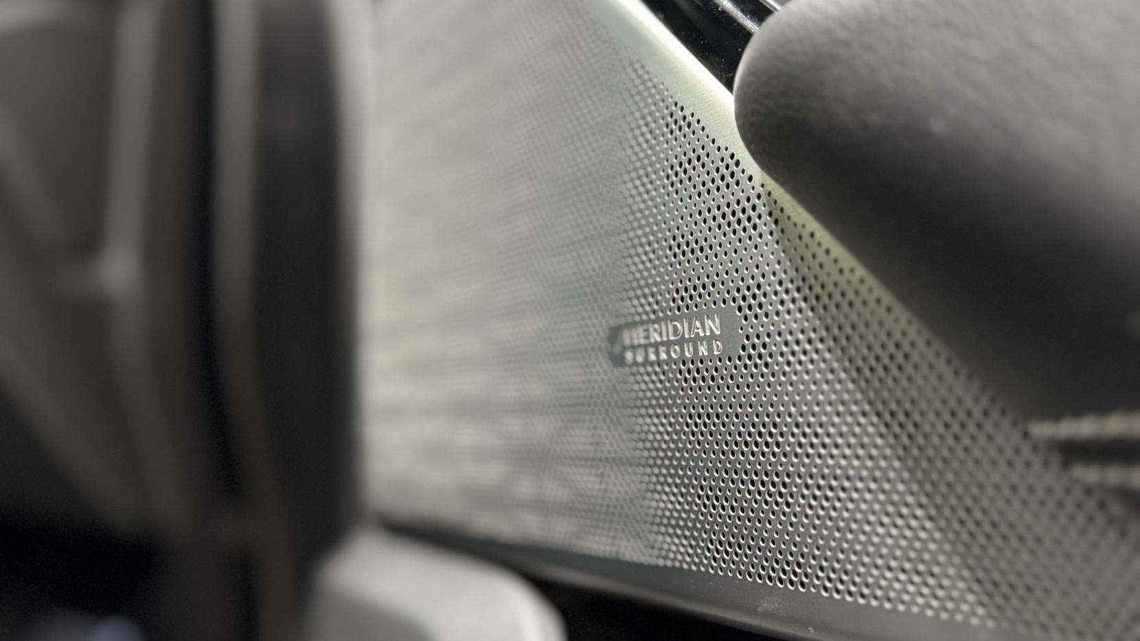 Land Rover Range Rover Velar 2.0 P300 GPF R-Dynamic SE SUV 5dr Petrol Auto 4WD Euro 6 (s/s) (300 ps)