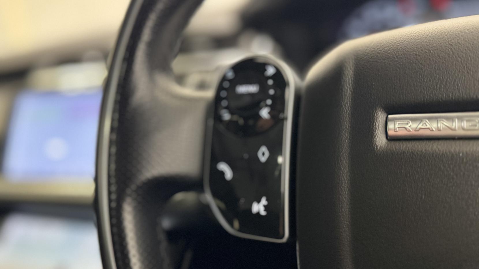 Land Rover Range Rover Velar 2.0 P300 GPF R-Dynamic SE SUV 5dr Petrol Auto 4WD Euro 6 (s/s) (300 ps)