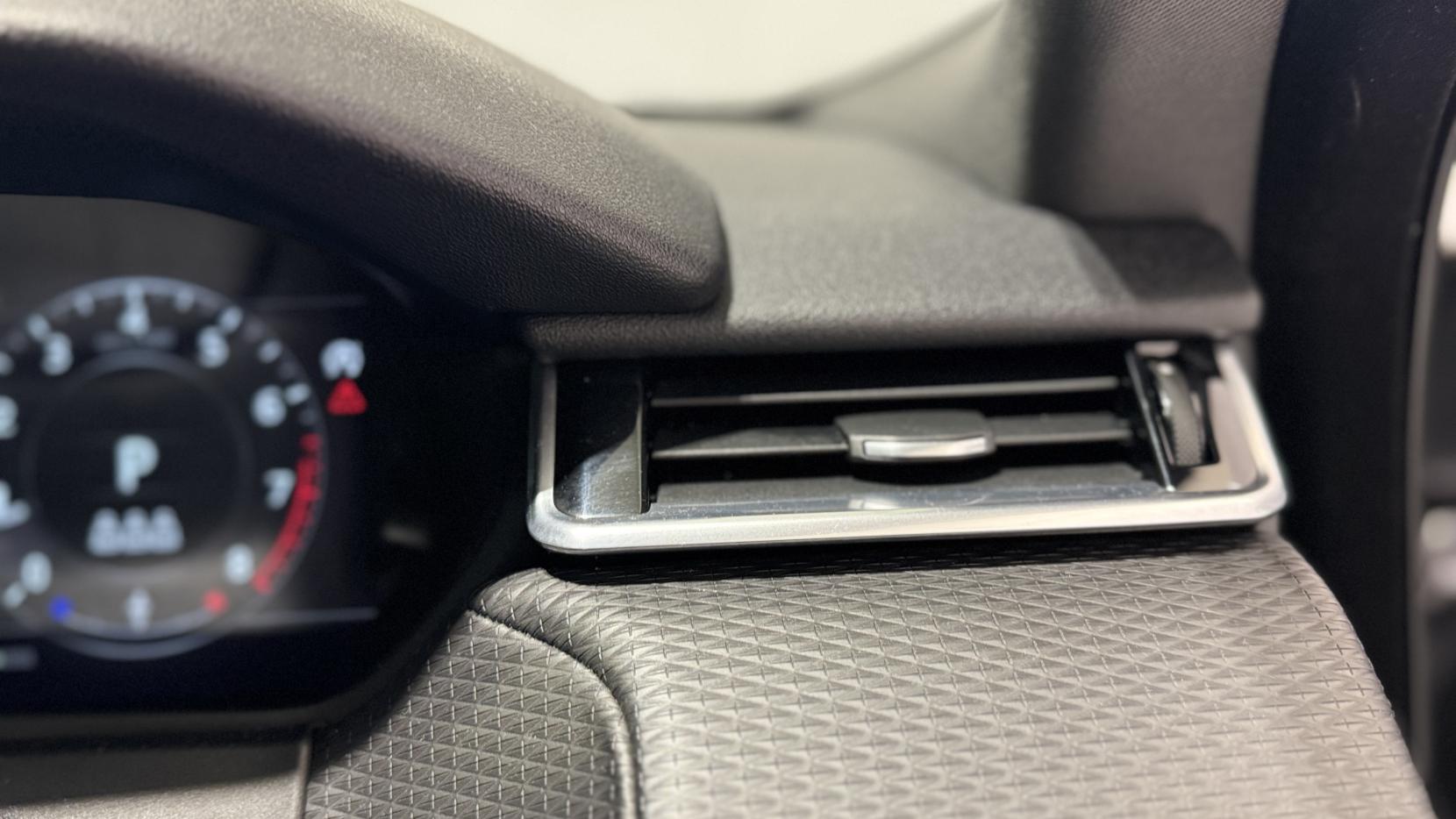 Land Rover Range Rover Velar 2.0 P300 GPF R-Dynamic SE SUV 5dr Petrol Auto 4WD Euro 6 (s/s) (300 ps)