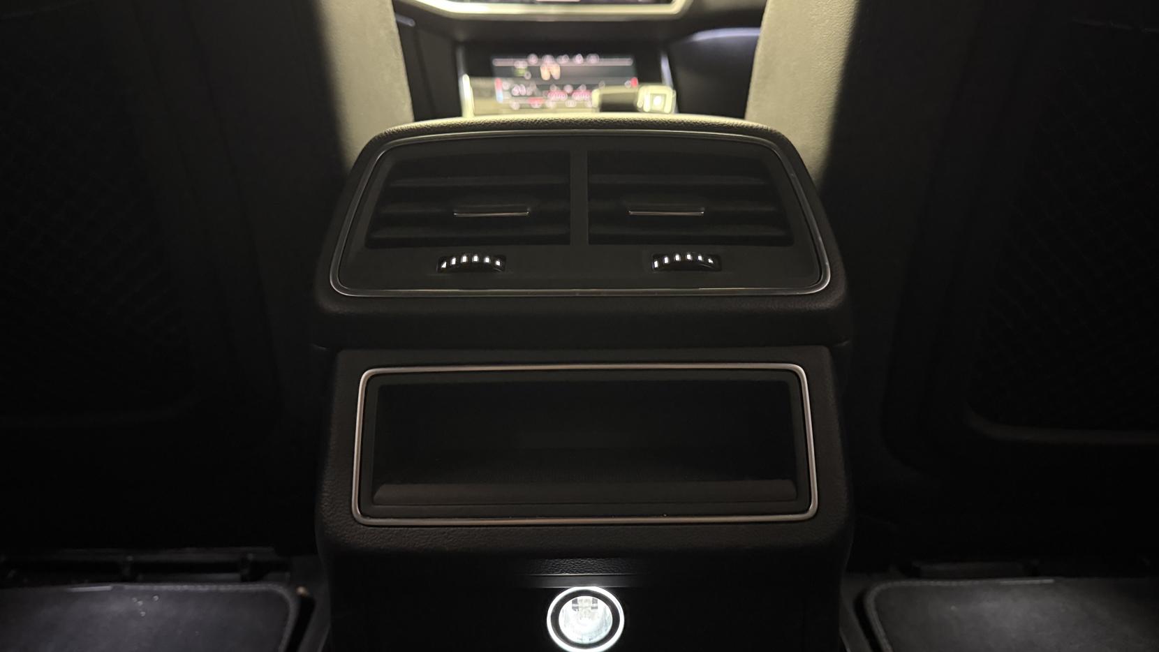 Audi A7 2.0 TDI 40 S line Sportback 5dr Diesel S Tronic Euro 6 (s/s) (204 ps)