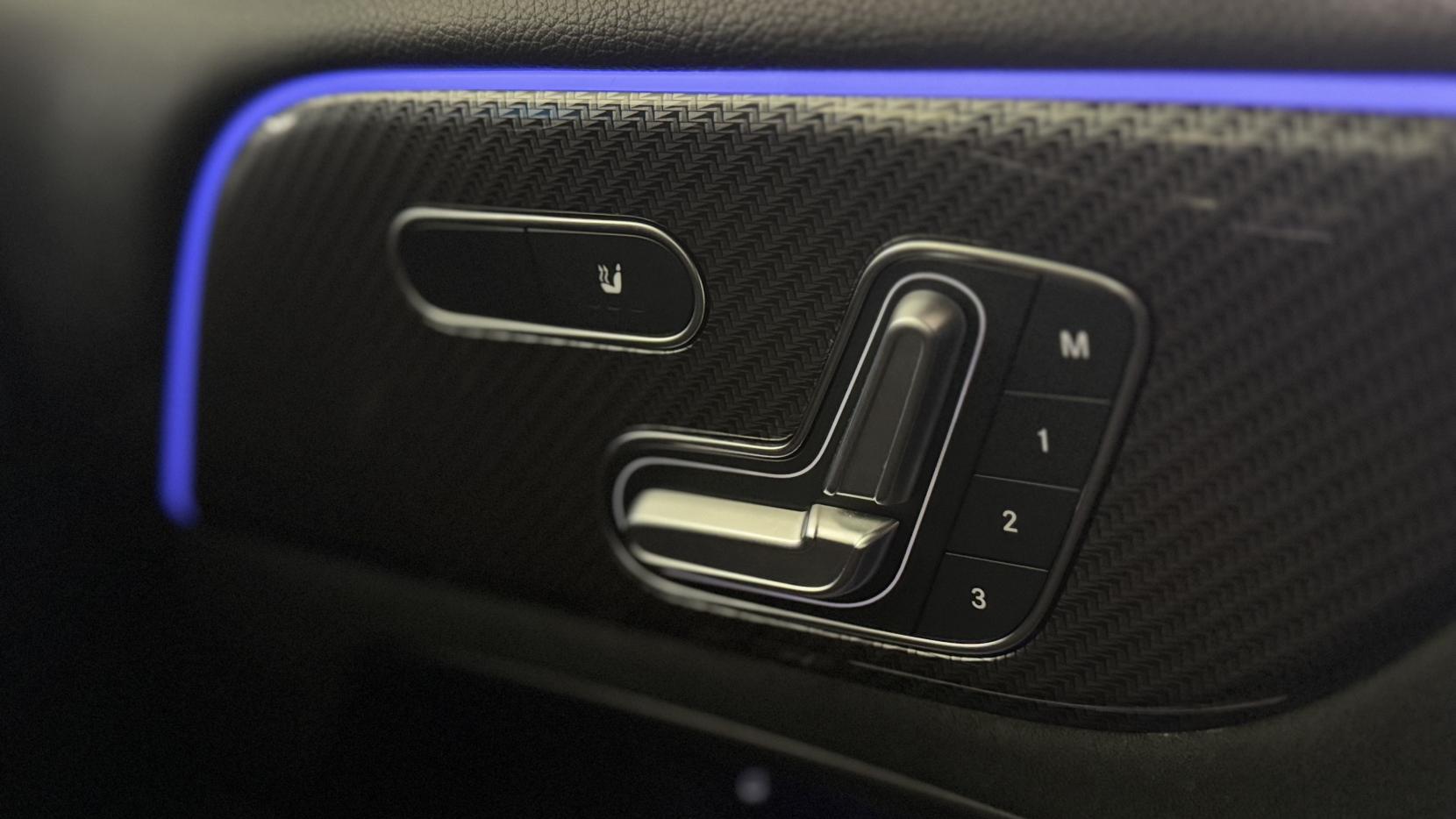 Mercedes-Benz GLB 1.3 GLB200 AMG Line Night Edition (Premium Plus) SUV 5dr Petrol 7G-DCT Euro 6 (s/s) (163 ps)