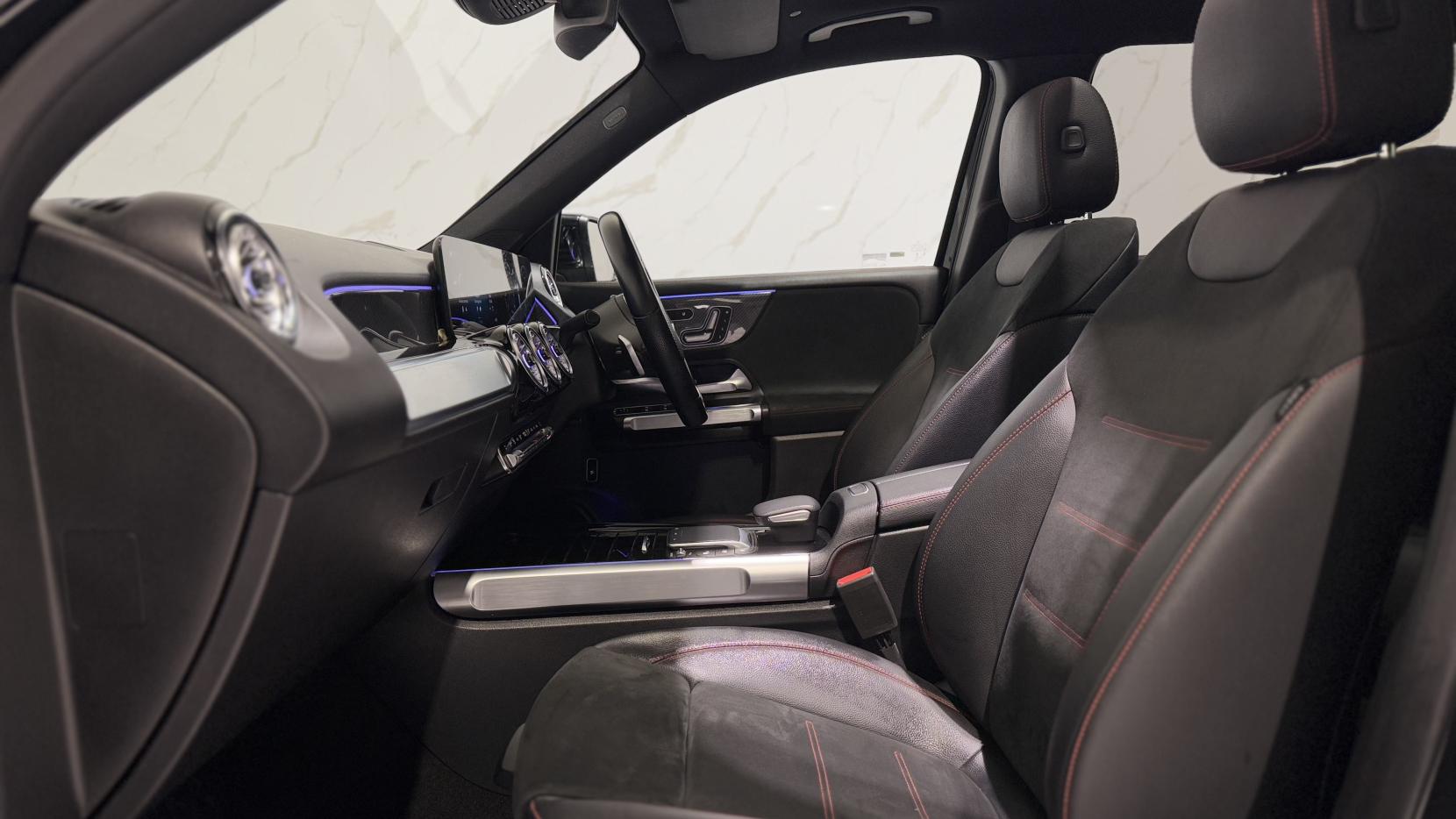 Mercedes-Benz GLB 1.3 GLB200 AMG Line Night Edition (Premium Plus) SUV 5dr Petrol 7G-DCT Euro 6 (s/s) (163 ps)