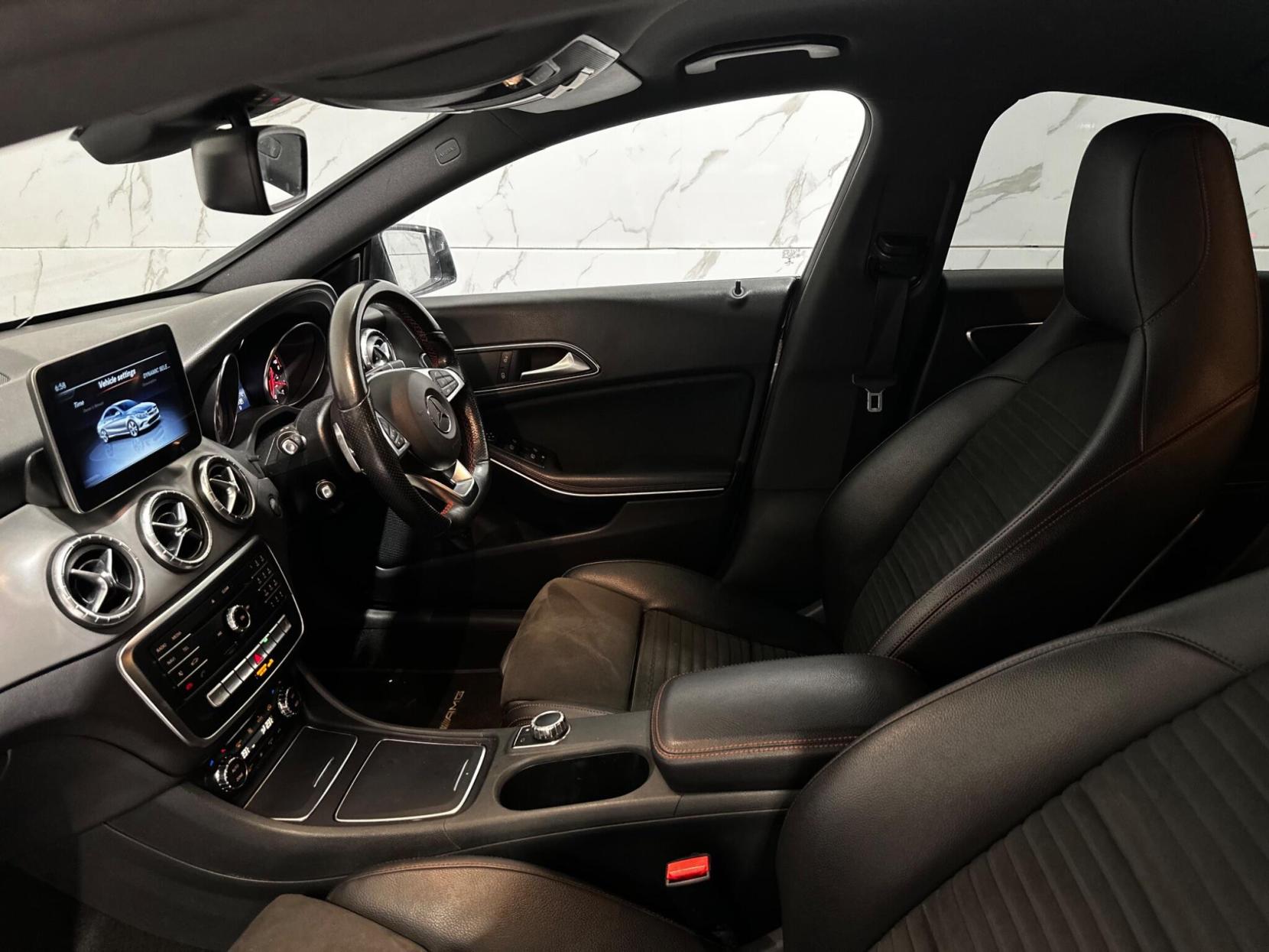 Mercedes-Benz CLA 1.6 CLA200 AMG Line Night Edition Coupe 7G-DCT Euro 6 (s/s) 4dr