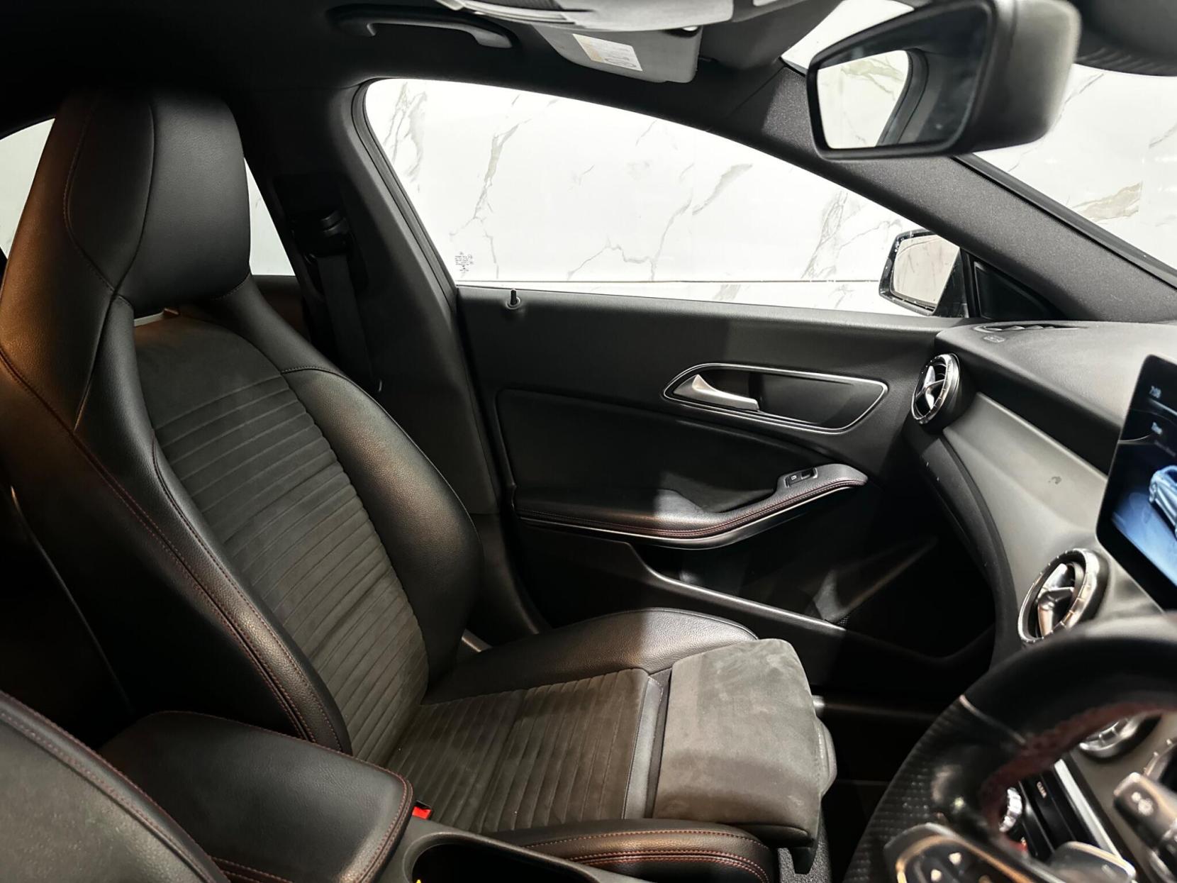 Mercedes-Benz CLA 1.6 CLA200 AMG Line Night Edition Coupe 7G-DCT Euro 6 (s/s) 4dr