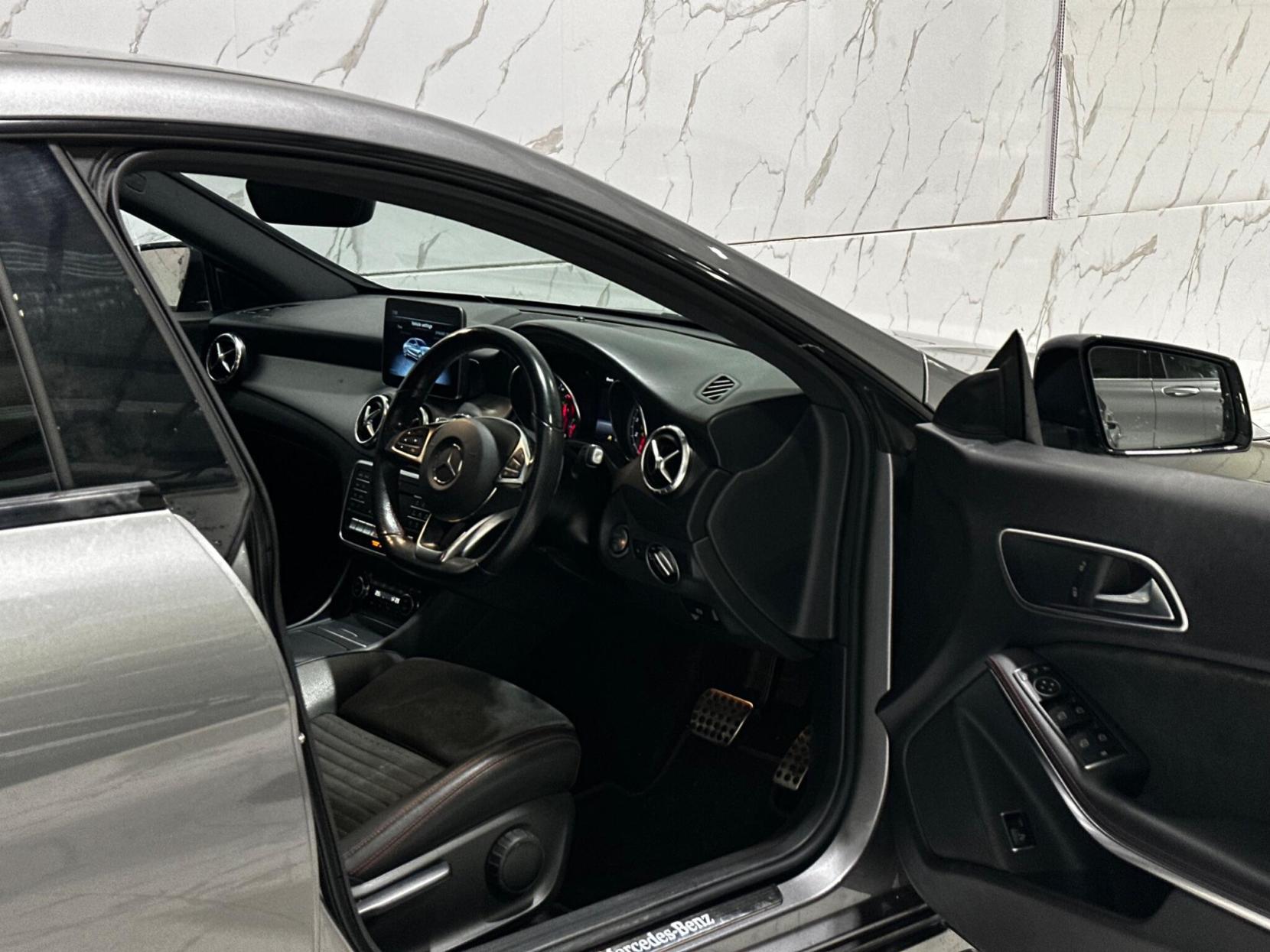 Mercedes-Benz CLA 1.6 CLA200 AMG Line Night Edition Coupe 7G-DCT Euro 6 (s/s) 4dr