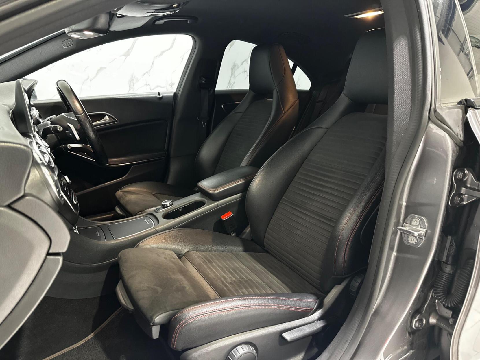 Mercedes-Benz CLA 1.6 CLA200 AMG Line Night Edition Coupe 7G-DCT Euro 6 (s/s) 4dr