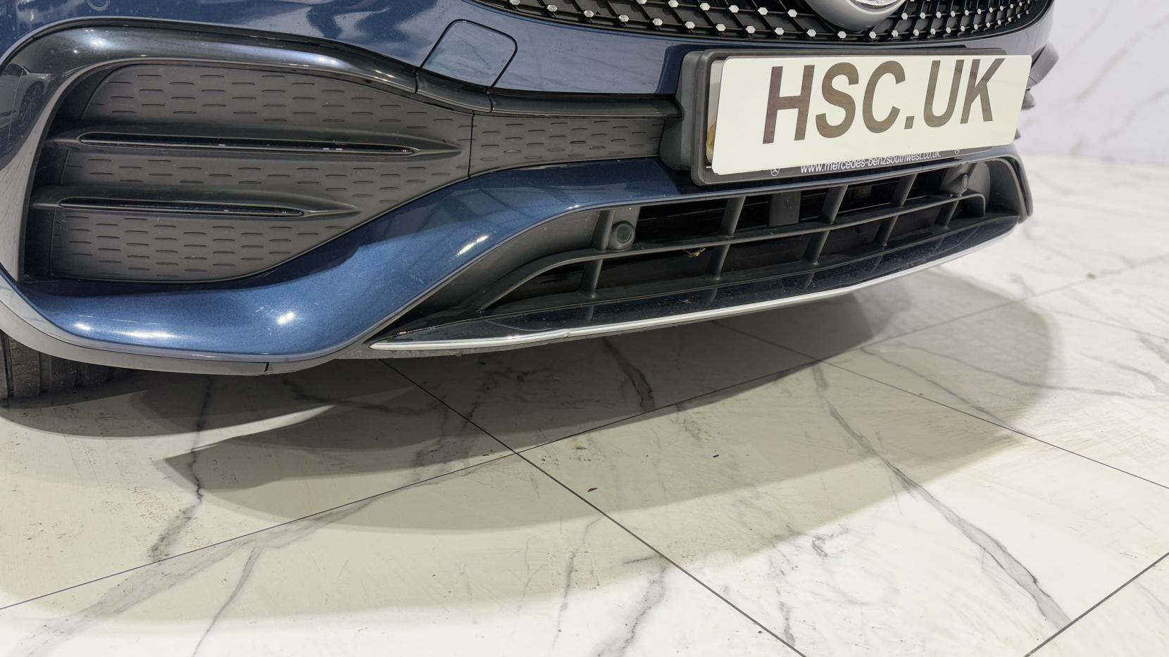 Mercedes-Benz GLA 1.3 GLA200 AMG Line (Premium Plus) SUV 5dr Petrol 7G-DCT Euro 6 (s/s) (163 ps)