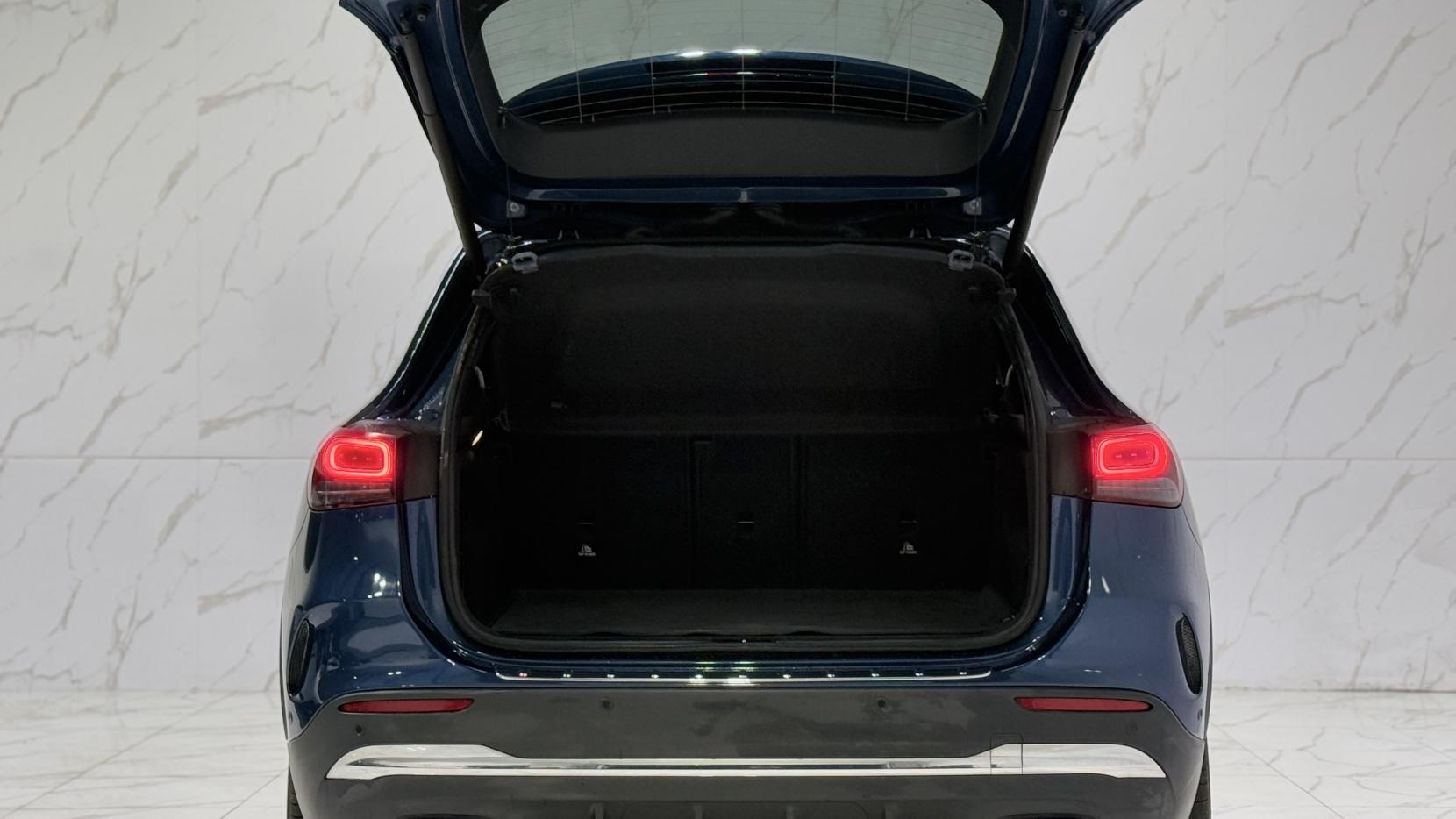 Mercedes-Benz GLA 1.3 GLA200 AMG Line (Premium Plus) SUV 5dr Petrol 7G-DCT Euro 6 (s/s) (163 ps)