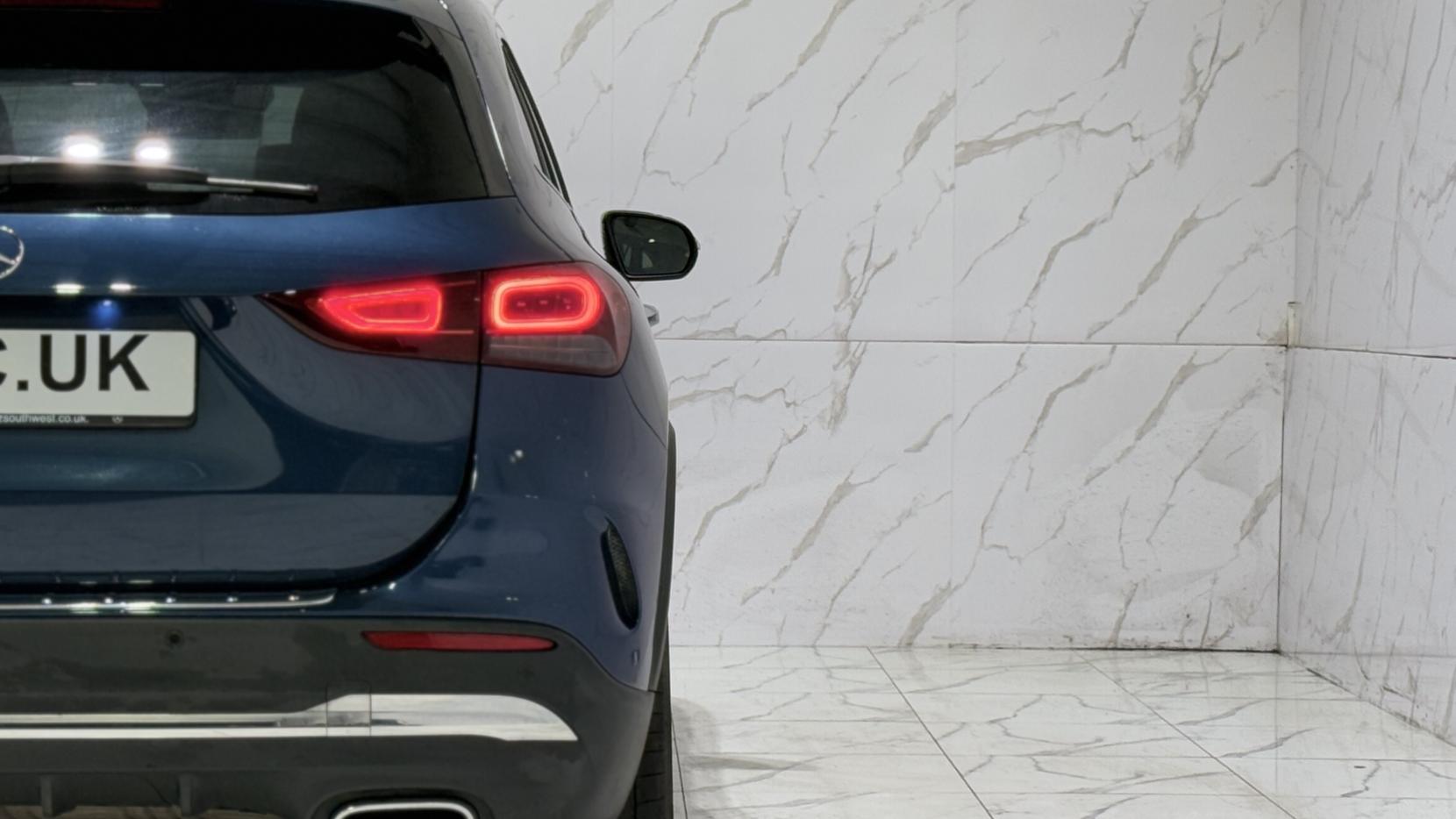 Mercedes-Benz GLA 1.3 GLA200 AMG Line (Premium Plus) SUV 5dr Petrol 7G-DCT Euro 6 (s/s) (163 ps)