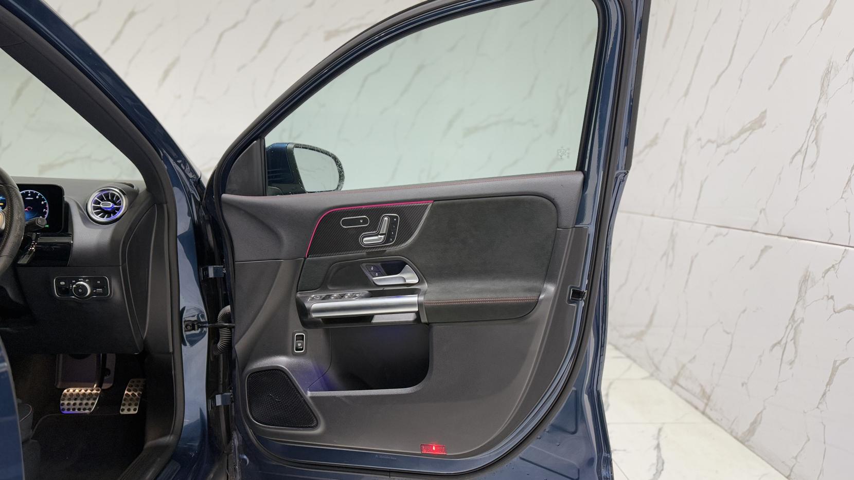 Mercedes-Benz GLA 1.3 GLA200 AMG Line (Premium Plus) SUV 5dr Petrol 7G-DCT Euro 6 (s/s) (163 ps)