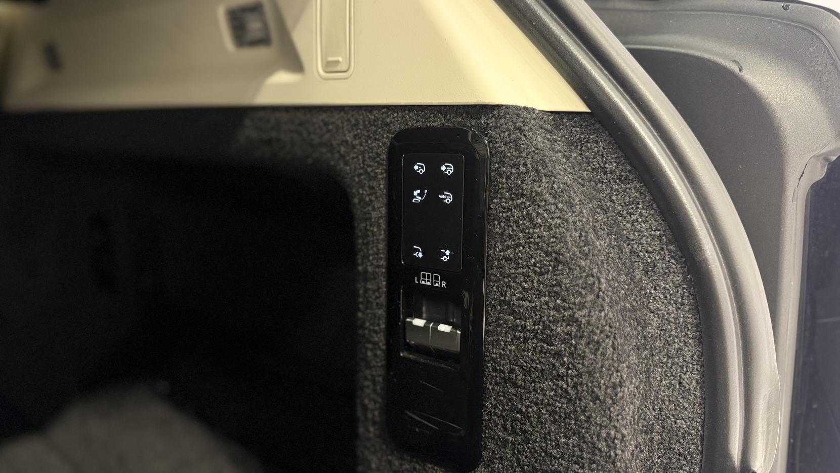 Land Rover Range Rover 3.0 P440e 38.2kWh Autobiography SUV 5dr Petrol Plug-in Hybrid Auto 4WD Euro 6 (s/s) (LWB) (440 ps)