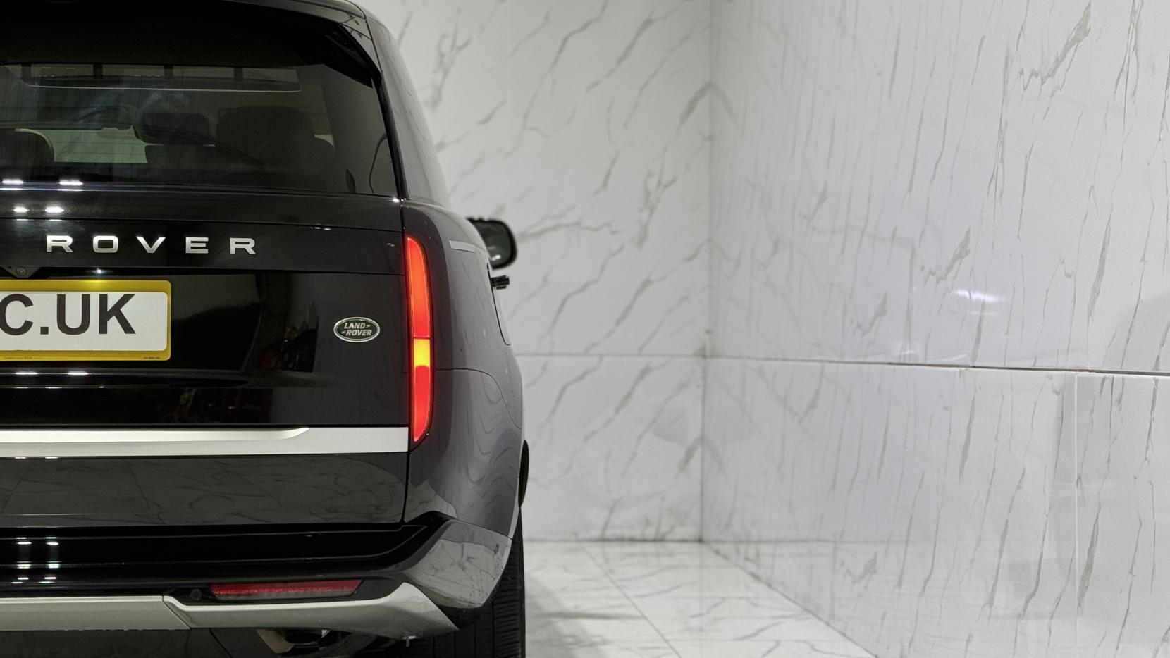 Land Rover Range Rover 3.0 P440e 38.2kWh Autobiography SUV 5dr Petrol Plug-in Hybrid Auto 4WD Euro 6 (s/s) (LWB) (440 ps)