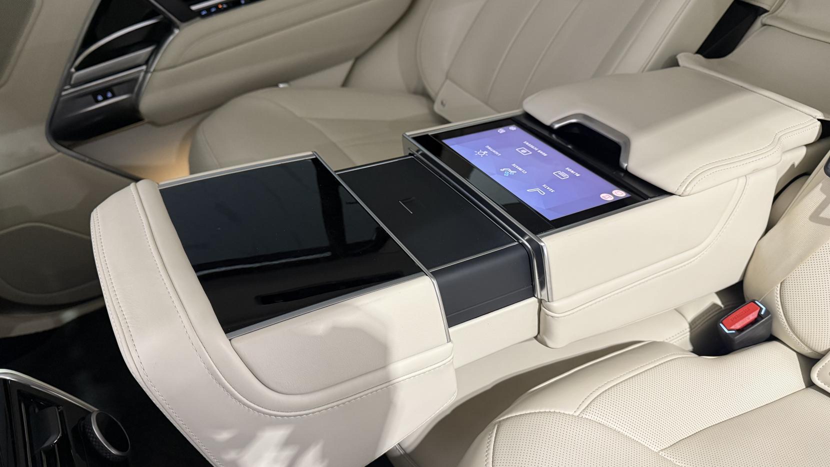 Land Rover Range Rover 3.0 P440e 38.2kWh Autobiography SUV 5dr Petrol Plug-in Hybrid Auto 4WD Euro 6 (s/s) (LWB) (440 ps)