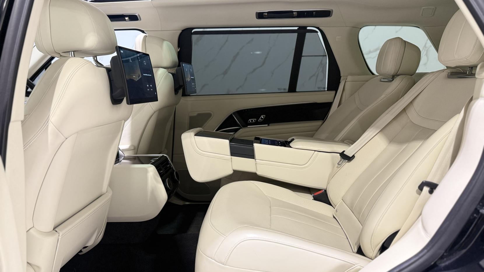 Land Rover Range Rover 3.0 P440e 38.2kWh Autobiography SUV 5dr Petrol Plug-in Hybrid Auto 4WD Euro 6 (s/s) (LWB) (440 ps)