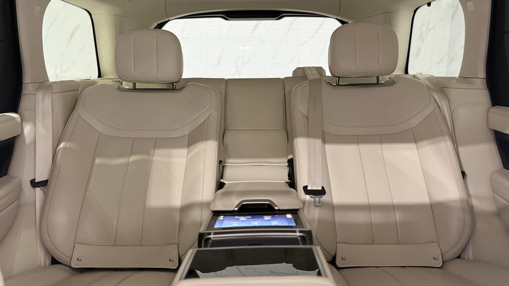 Land Rover Range Rover 3.0 P440e 38.2kWh Autobiography SUV 5dr Petrol Plug-in Hybrid Auto 4WD Euro 6 (s/s) (LWB) (440 ps)