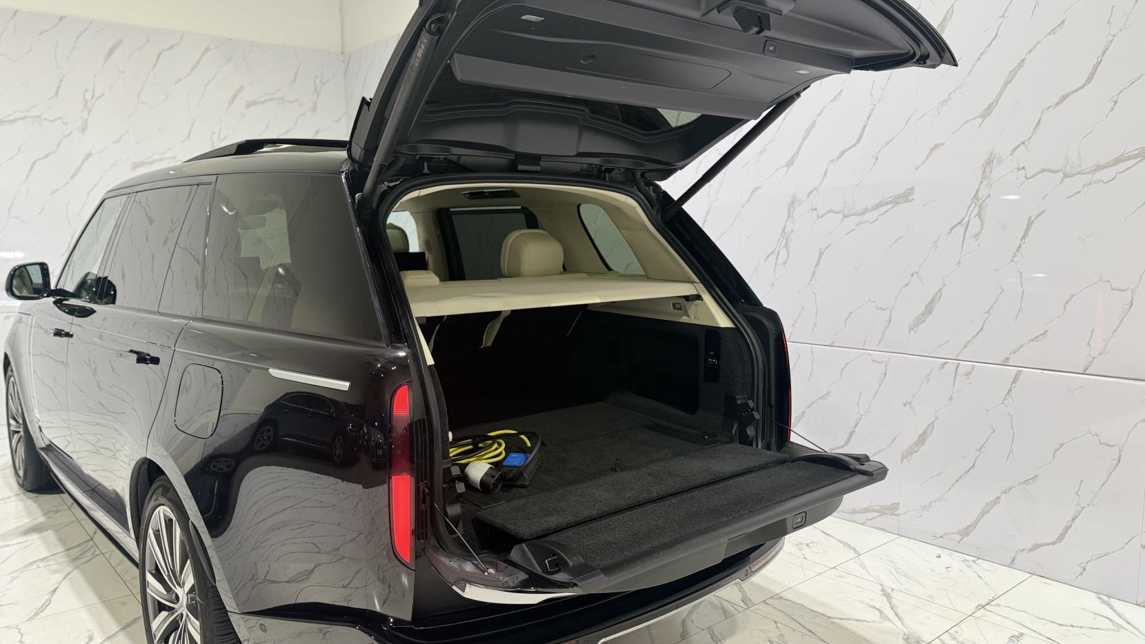 Land Rover Range Rover 3.0 P440e 38.2kWh Autobiography SUV 5dr Petrol Plug-in Hybrid Auto 4WD Euro 6 (s/s) (LWB) (440 ps)