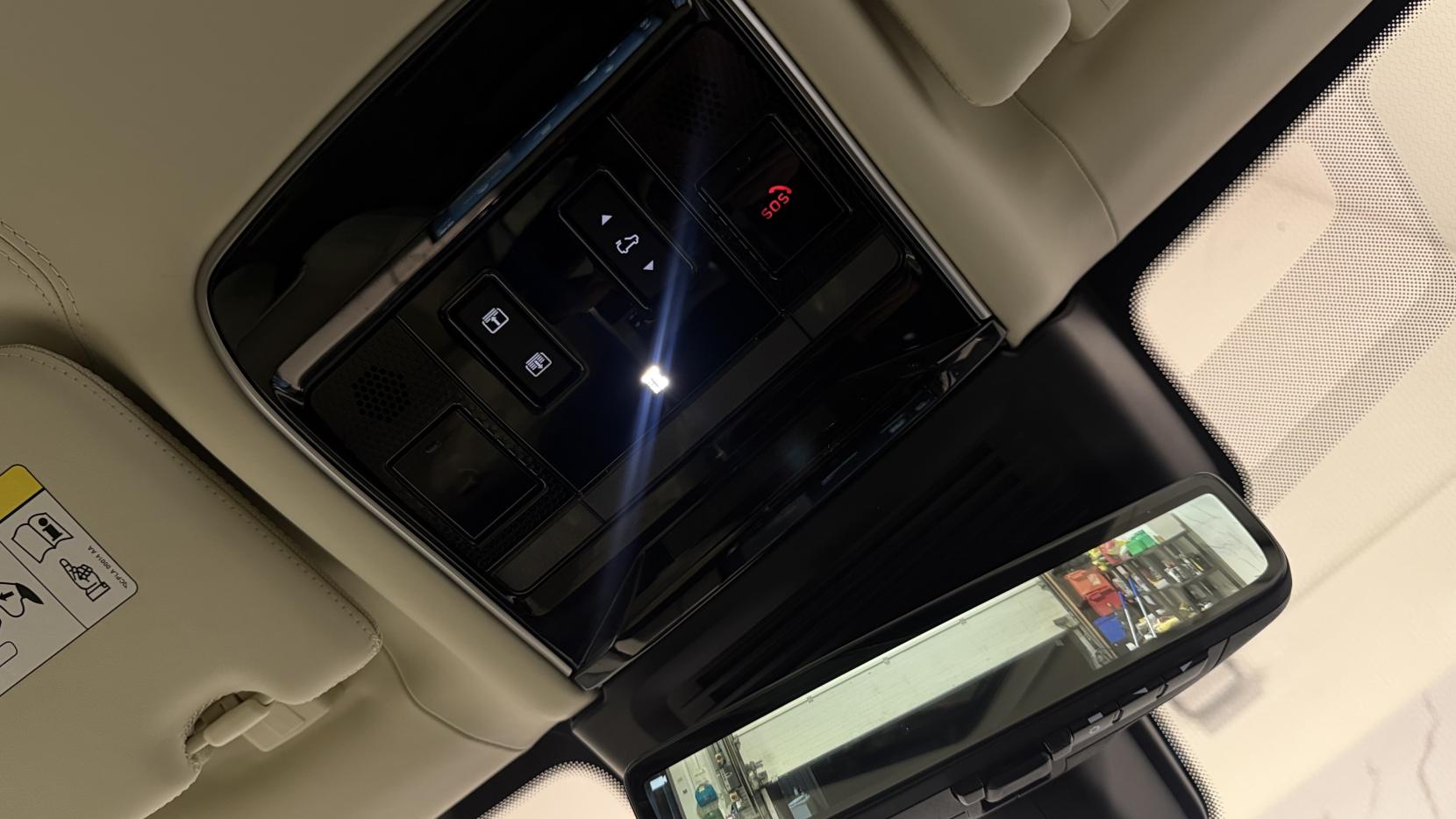 Land Rover Range Rover 3.0 P440e 38.2kWh Autobiography SUV 5dr Petrol Plug-in Hybrid Auto 4WD Euro 6 (s/s) (LWB) (440 ps)