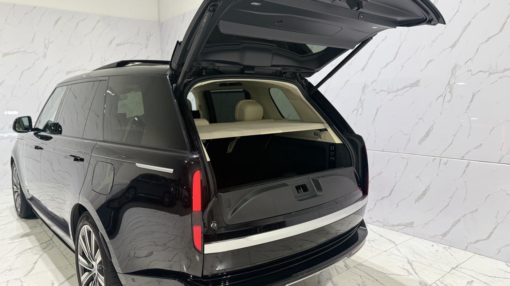 Land Rover Range Rover 3.0 P440e 38.2kWh Autobiography SUV 5dr Petrol Plug-in Hybrid Auto 4WD Euro 6 (s/s) (LWB) (440 ps)