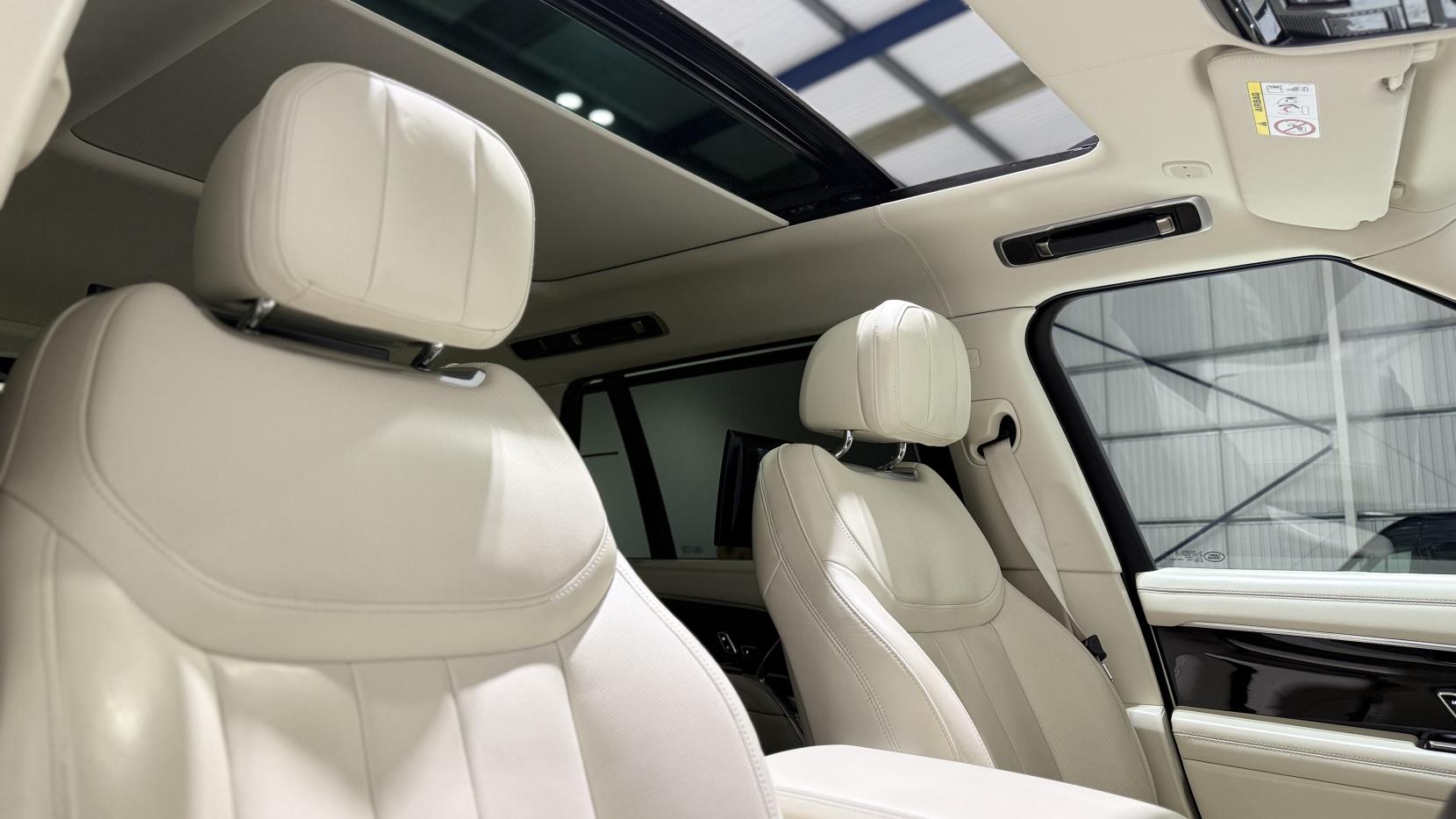 Land Rover Range Rover 3.0 P440e 38.2kWh Autobiography SUV 5dr Petrol Plug-in Hybrid Auto 4WD Euro 6 (s/s) (LWB) (440 ps)