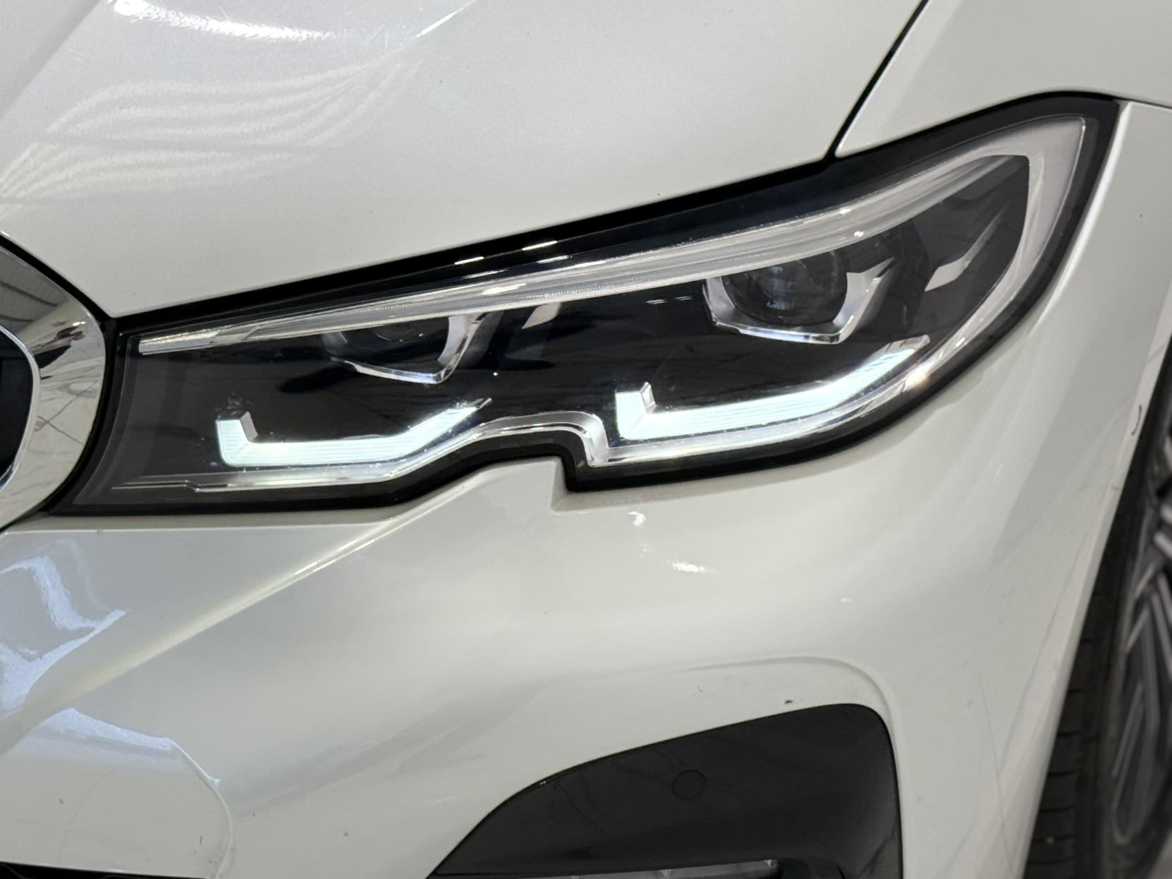 BMW 3 Series 2.0 330e 12kWh M Sport Saloon 4dr Petrol Plug-in Hybrid Auto Euro 6 (s/s) (292 ps)