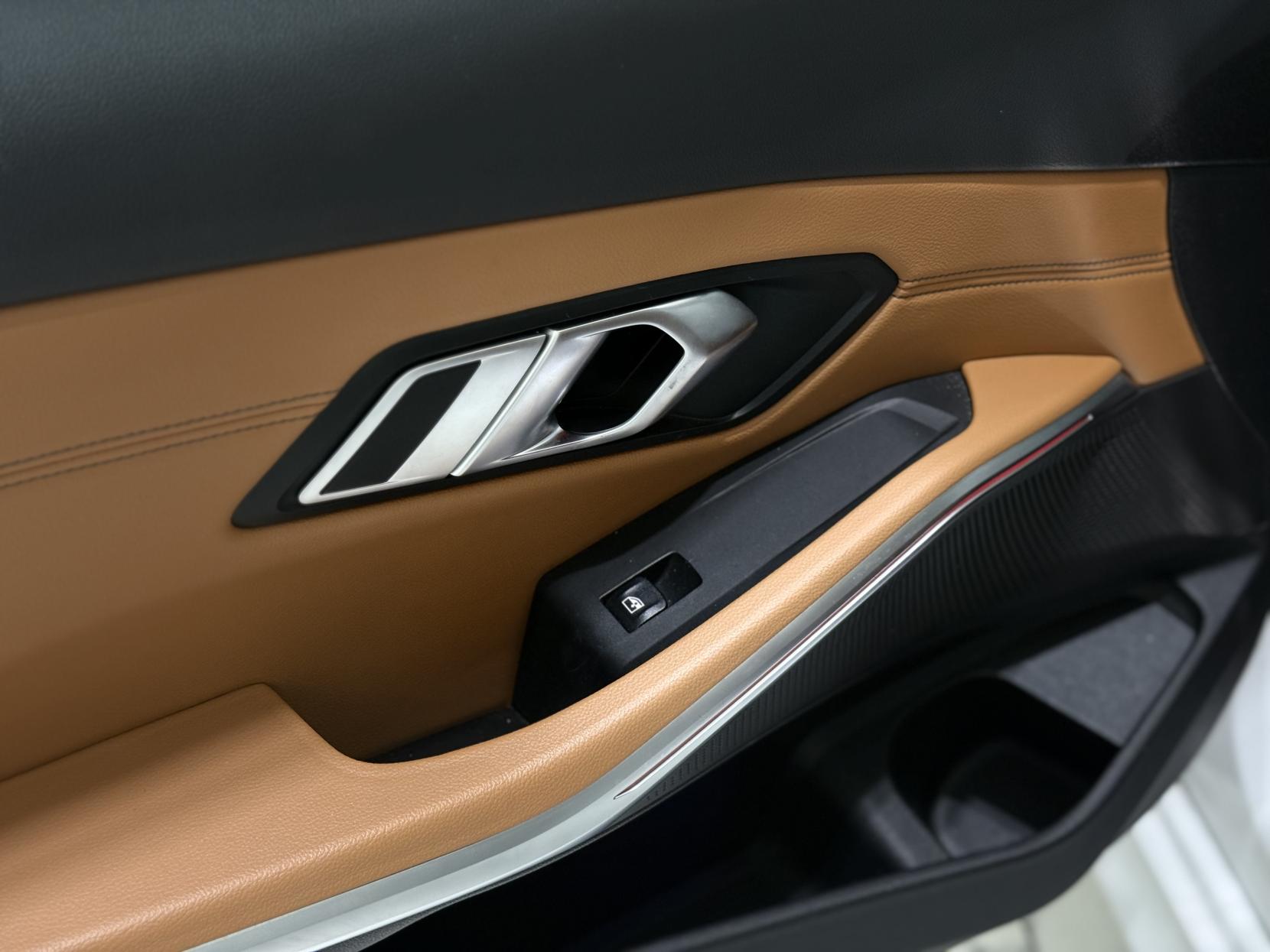 BMW 3 Series 2.0 330e 12kWh M Sport Saloon 4dr Petrol Plug-in Hybrid Auto Euro 6 (s/s) (292 ps)