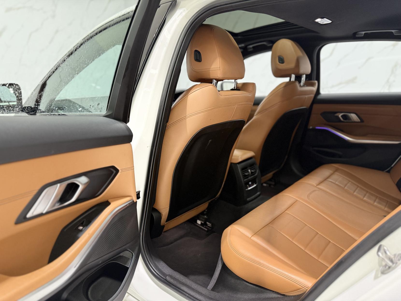 BMW 3 Series 2.0 330e 12kWh M Sport Saloon 4dr Petrol Plug-in Hybrid Auto Euro 6 (s/s) (292 ps)