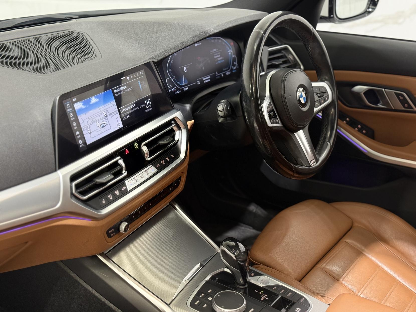 BMW 3 Series 2.0 330e 12kWh M Sport Saloon 4dr Petrol Plug-in Hybrid Auto Euro 6 (s/s) (292 ps)