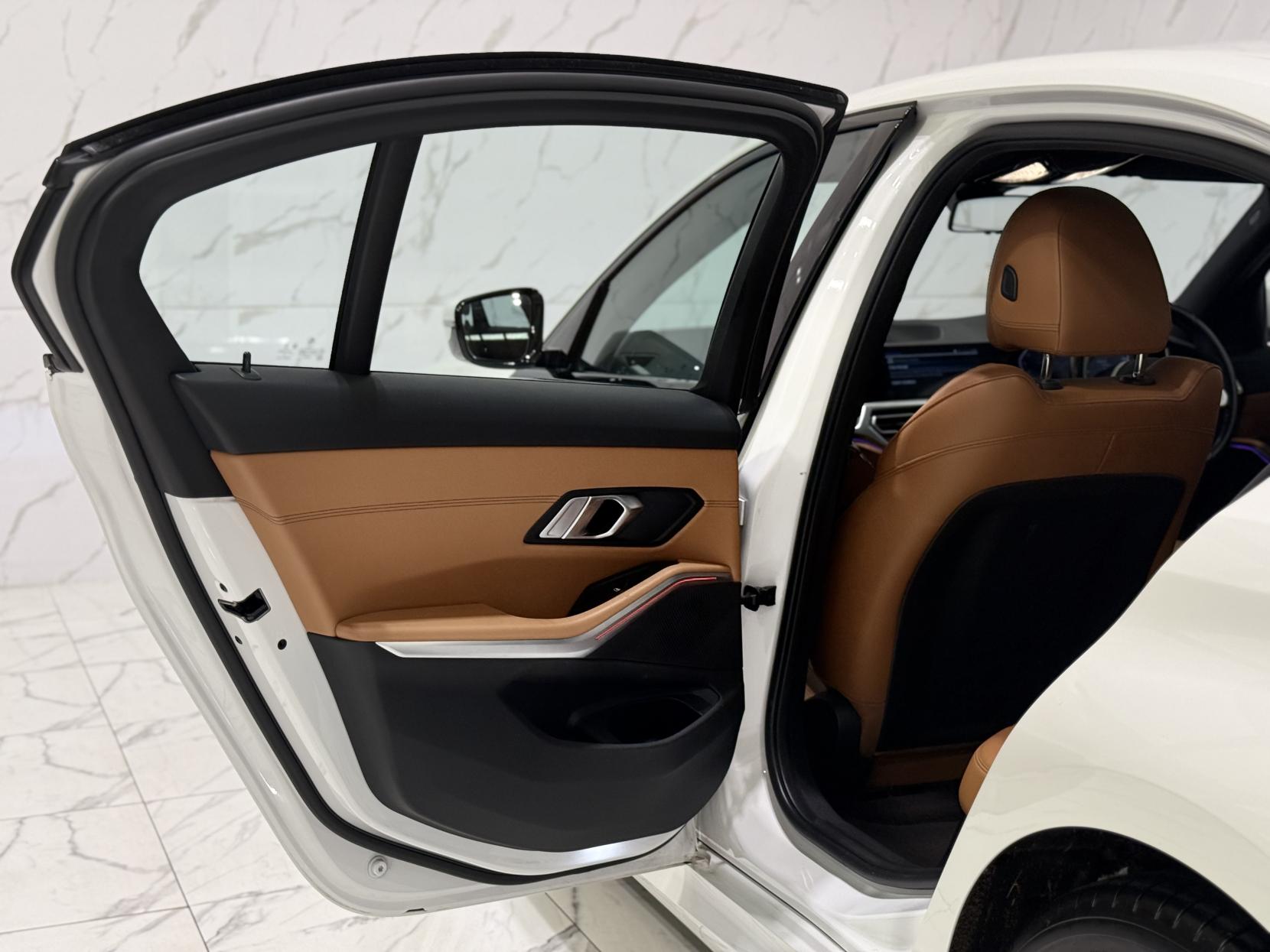 BMW 3 Series 2.0 330e 12kWh M Sport Saloon 4dr Petrol Plug-in Hybrid Auto Euro 6 (s/s) (292 ps)