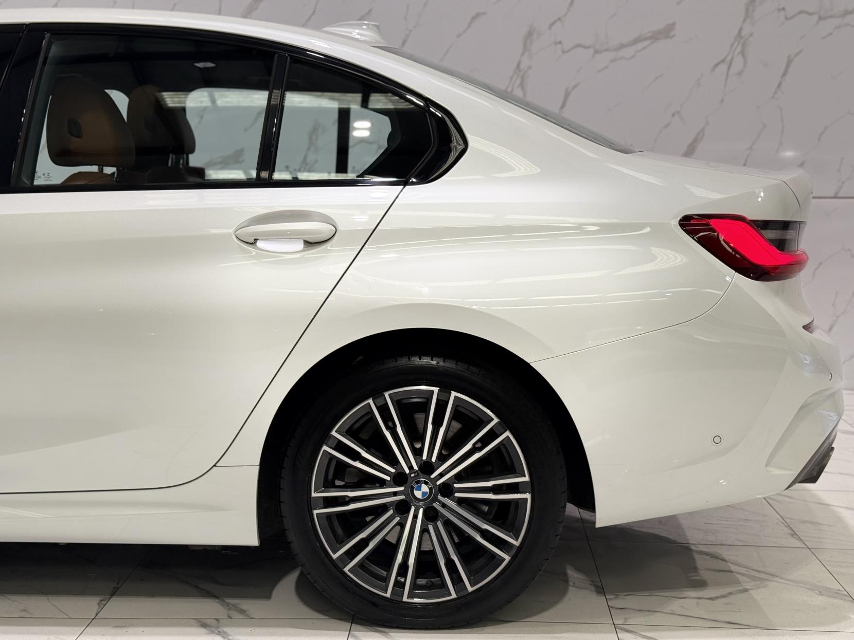 BMW 3 Series 2.0 330e 12kWh M Sport Saloon 4dr Petrol Plug-in Hybrid Auto Euro 6 (s/s) (292 ps)