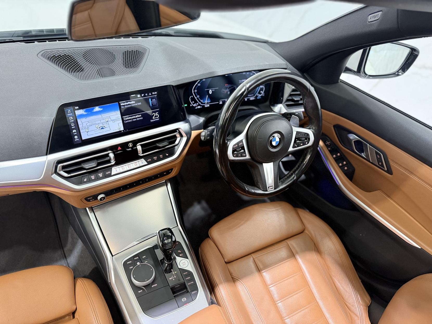 BMW 3 Series 2.0 330e 12kWh M Sport Saloon 4dr Petrol Plug-in Hybrid Auto Euro 6 (s/s) (292 ps)