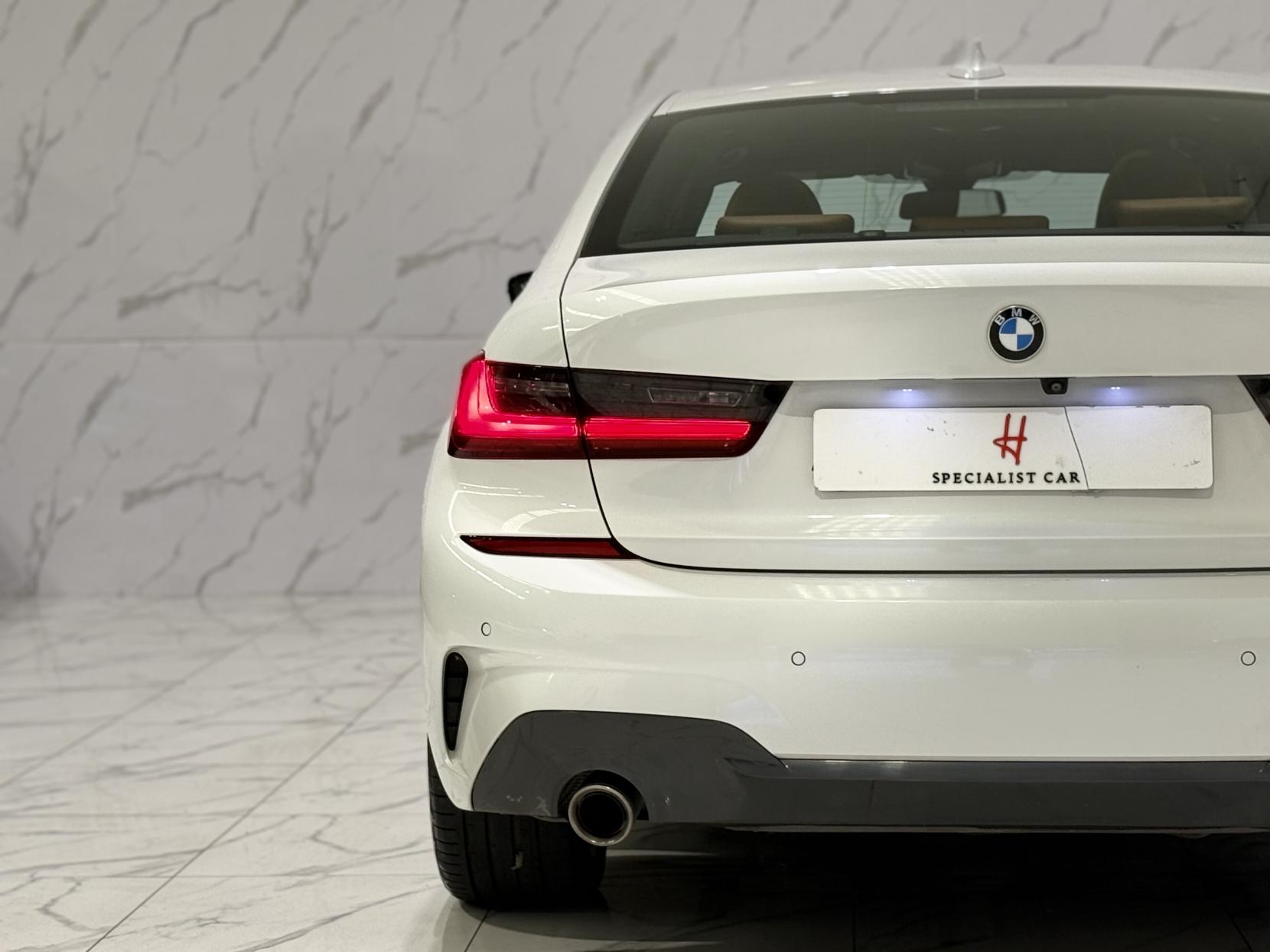 BMW 3 Series 2.0 330e 12kWh M Sport Saloon 4dr Petrol Plug-in Hybrid Auto Euro 6 (s/s) (292 ps)