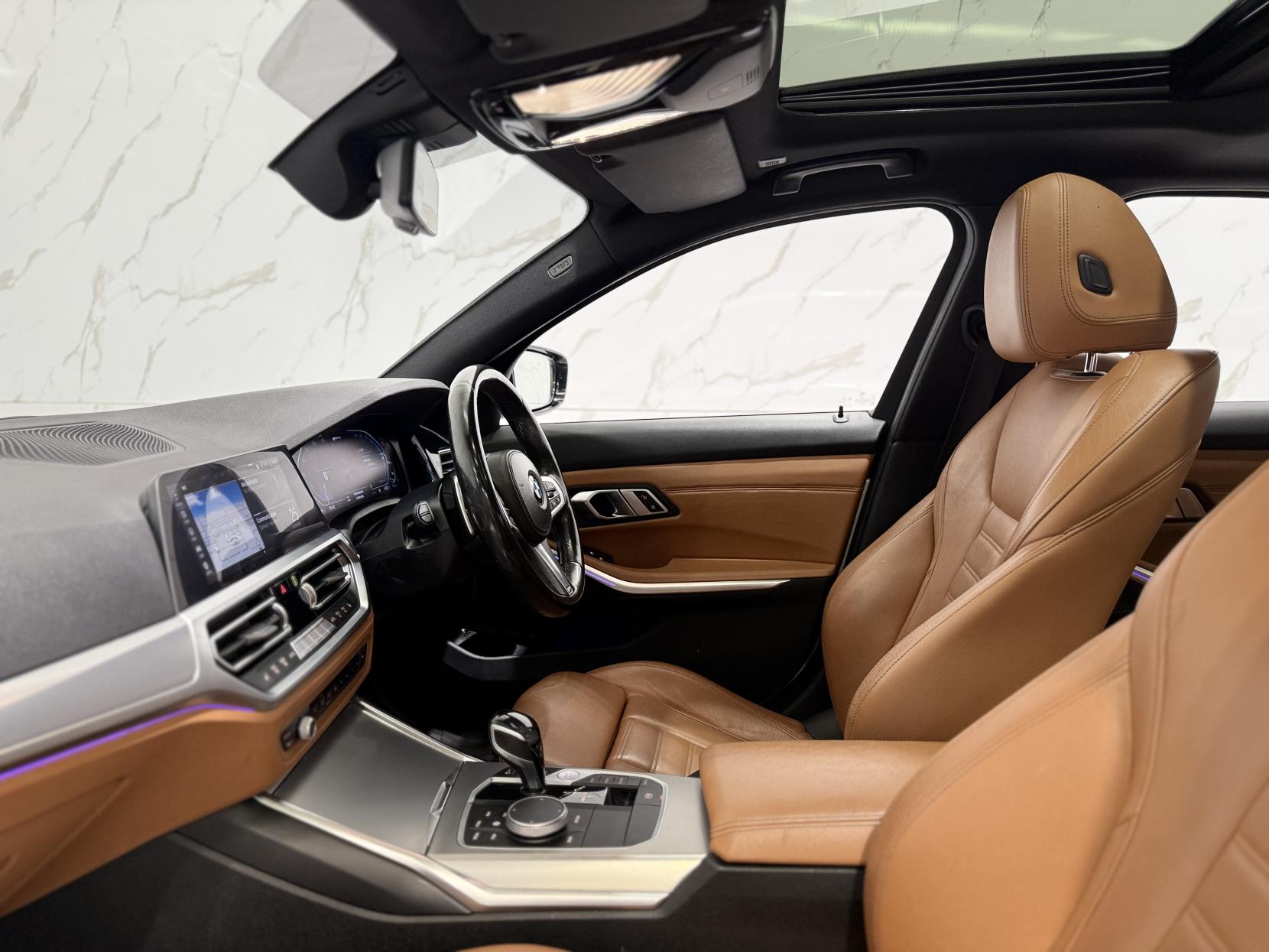 BMW 3 Series 2.0 330e 12kWh M Sport Saloon 4dr Petrol Plug-in Hybrid Auto Euro 6 (s/s) (292 ps)