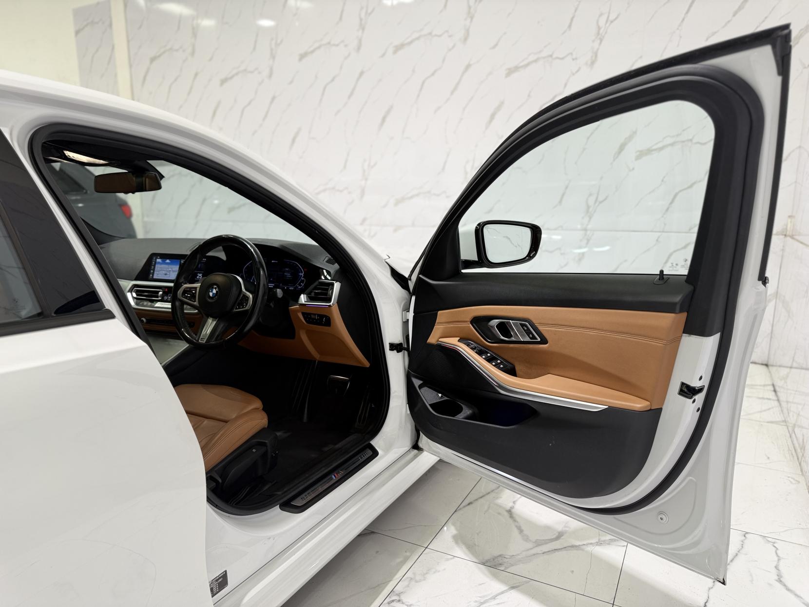 BMW 3 Series 2.0 330e 12kWh M Sport Saloon 4dr Petrol Plug-in Hybrid Auto Euro 6 (s/s) (292 ps)