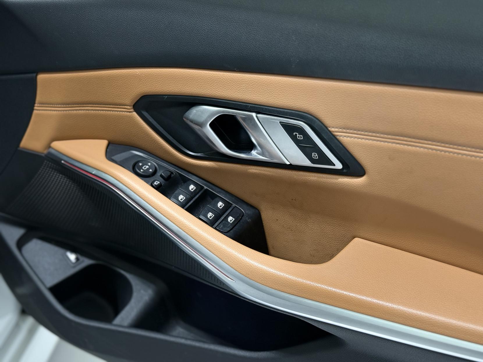 BMW 3 Series 2.0 330e 12kWh M Sport Saloon 4dr Petrol Plug-in Hybrid Auto Euro 6 (s/s) (292 ps)