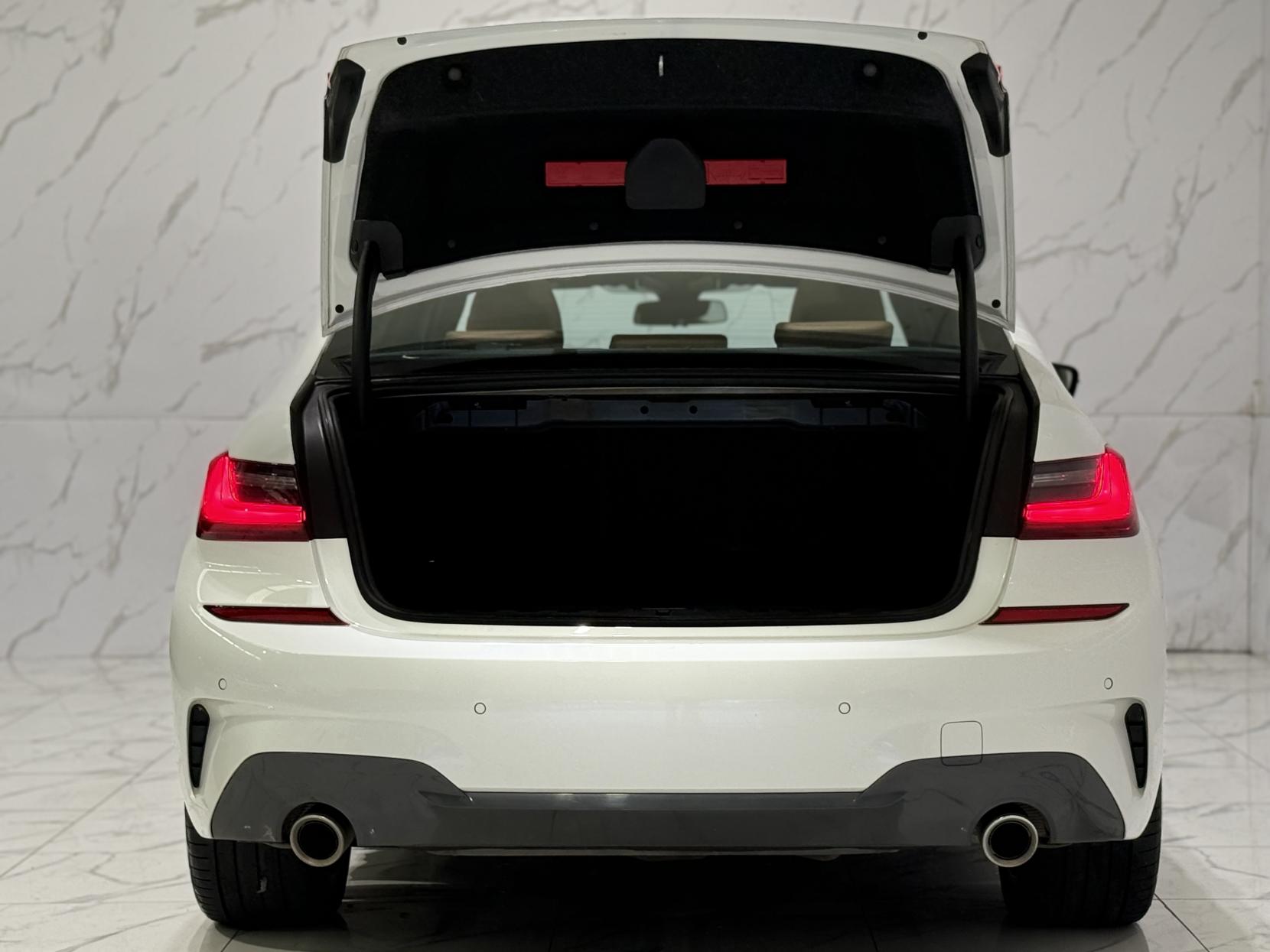 BMW 3 Series 2.0 330e 12kWh M Sport Saloon 4dr Petrol Plug-in Hybrid Auto Euro 6 (s/s) (292 ps)