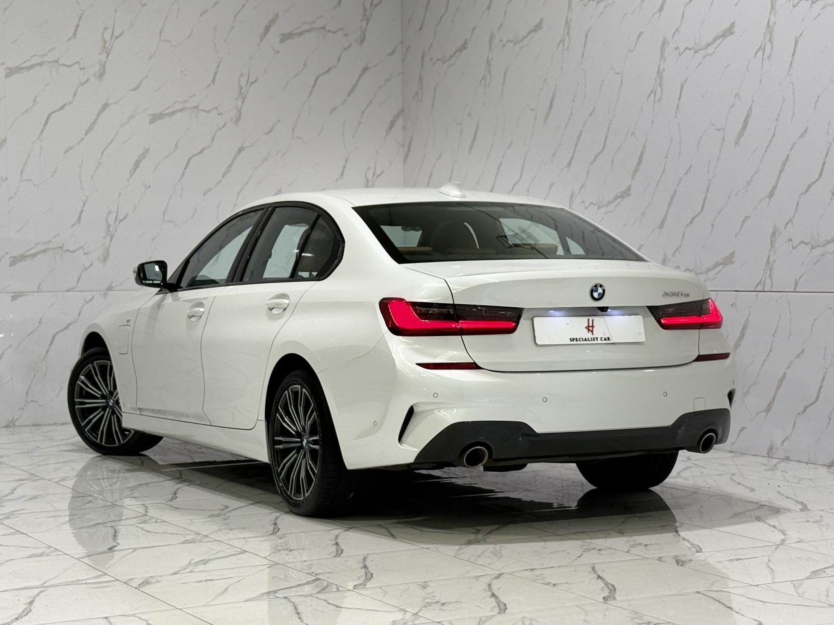 BMW 3 Series 2.0 330e 12kWh M Sport Saloon 4dr Petrol Plug-in Hybrid Auto Euro 6 (s/s) (292 ps)