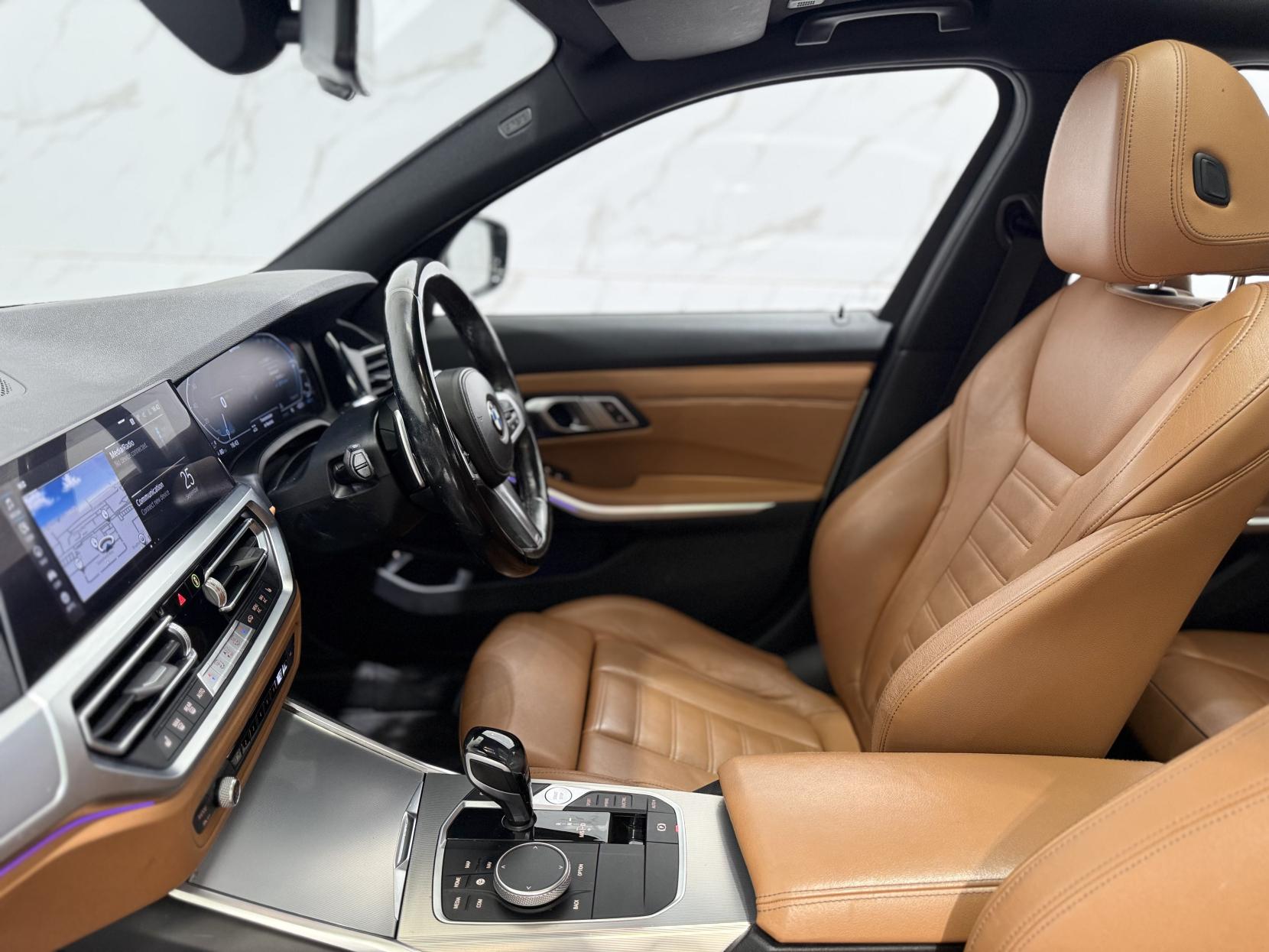 BMW 3 Series 2.0 330e 12kWh M Sport Saloon 4dr Petrol Plug-in Hybrid Auto Euro 6 (s/s) (292 ps)