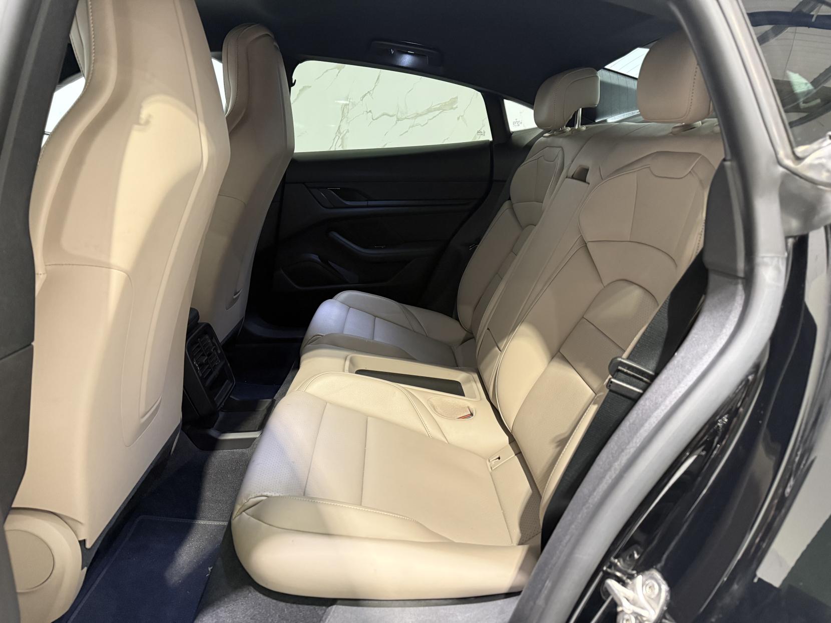 Porsche Taycan Performance 79.2kWh Auto RWD 4dr (11kW Charger)