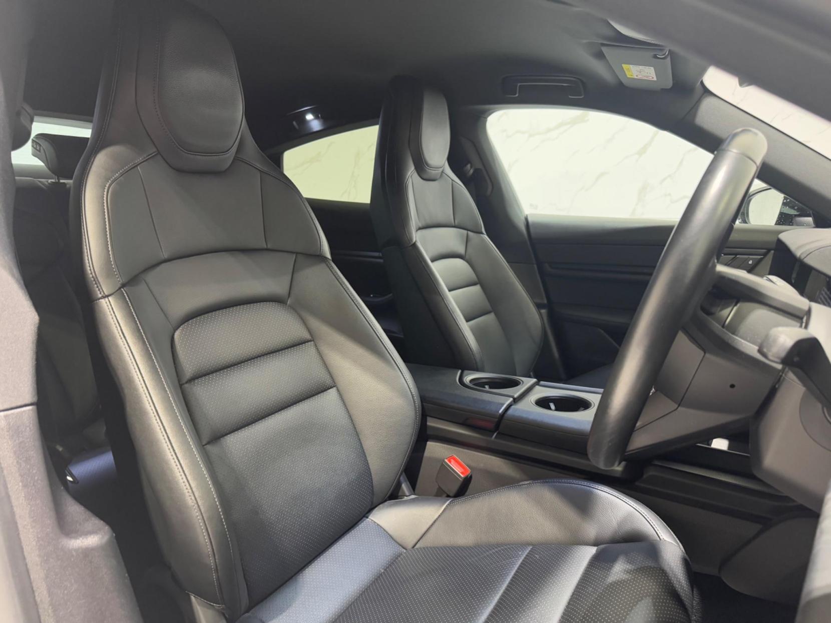 Porsche Taycan Performance 79.2kWh Auto RWD 4dr (11kW Charger)