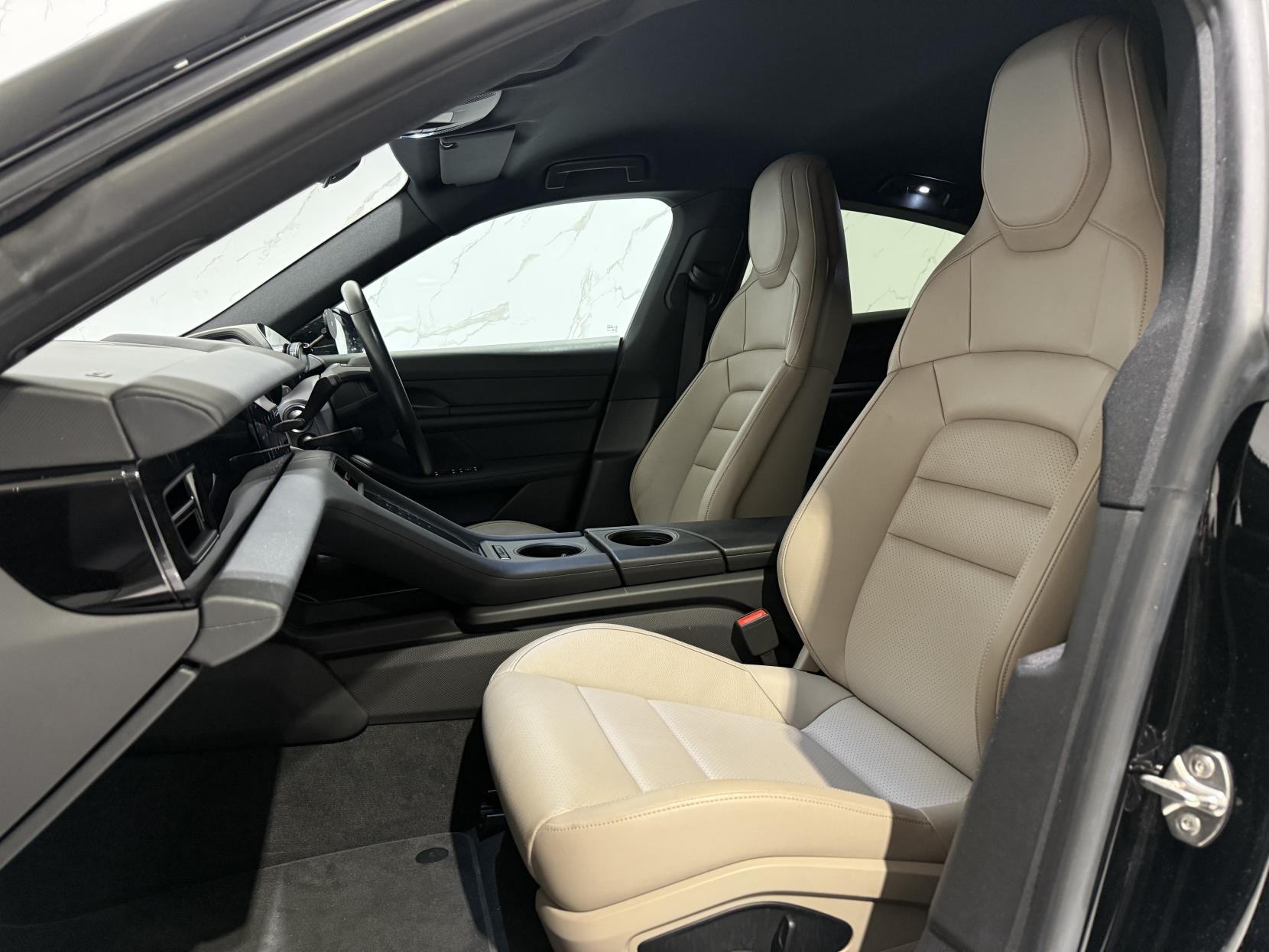 Porsche Taycan Performance 79.2kWh Auto RWD 4dr (11kW Charger)